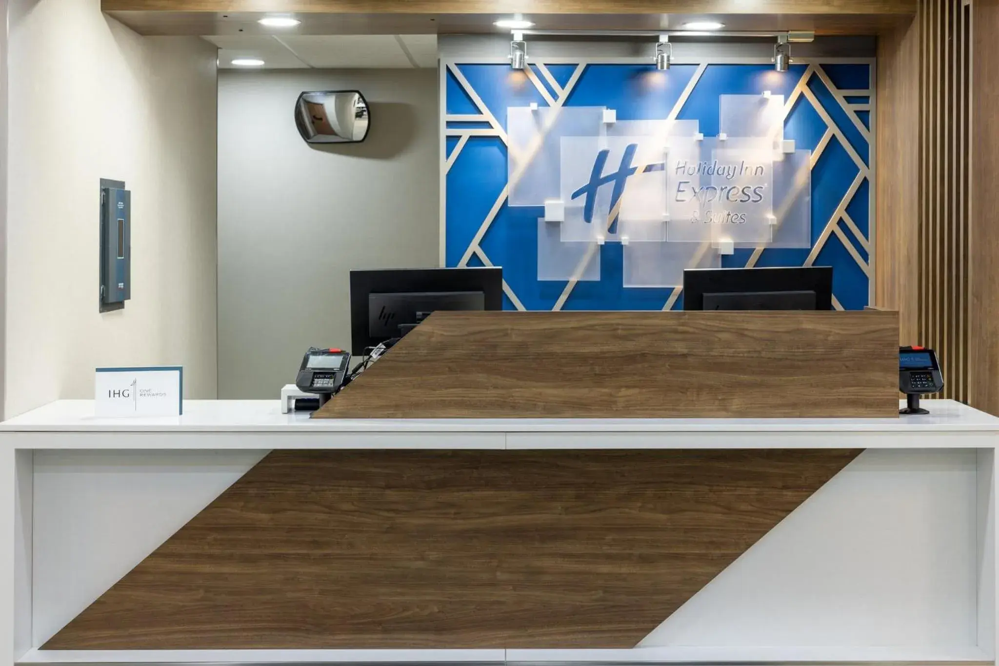 Property building in Holiday Inn Express Hotel & Suites Center Township by IHG Property building in Holiday Inn Express Hotel & Suites Center Township by IHG