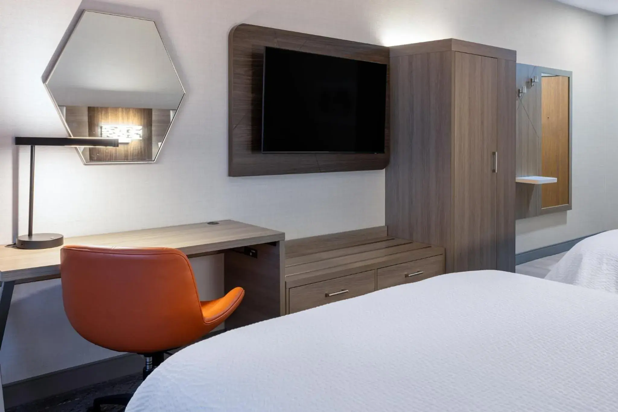 Photo of the whole room, Bed in Holiday Inn Express Hotel & Suites Center Township by IHG Photo of the whole room, Bed in Holiday Inn Express Hotel & Suites Center Township by IHG