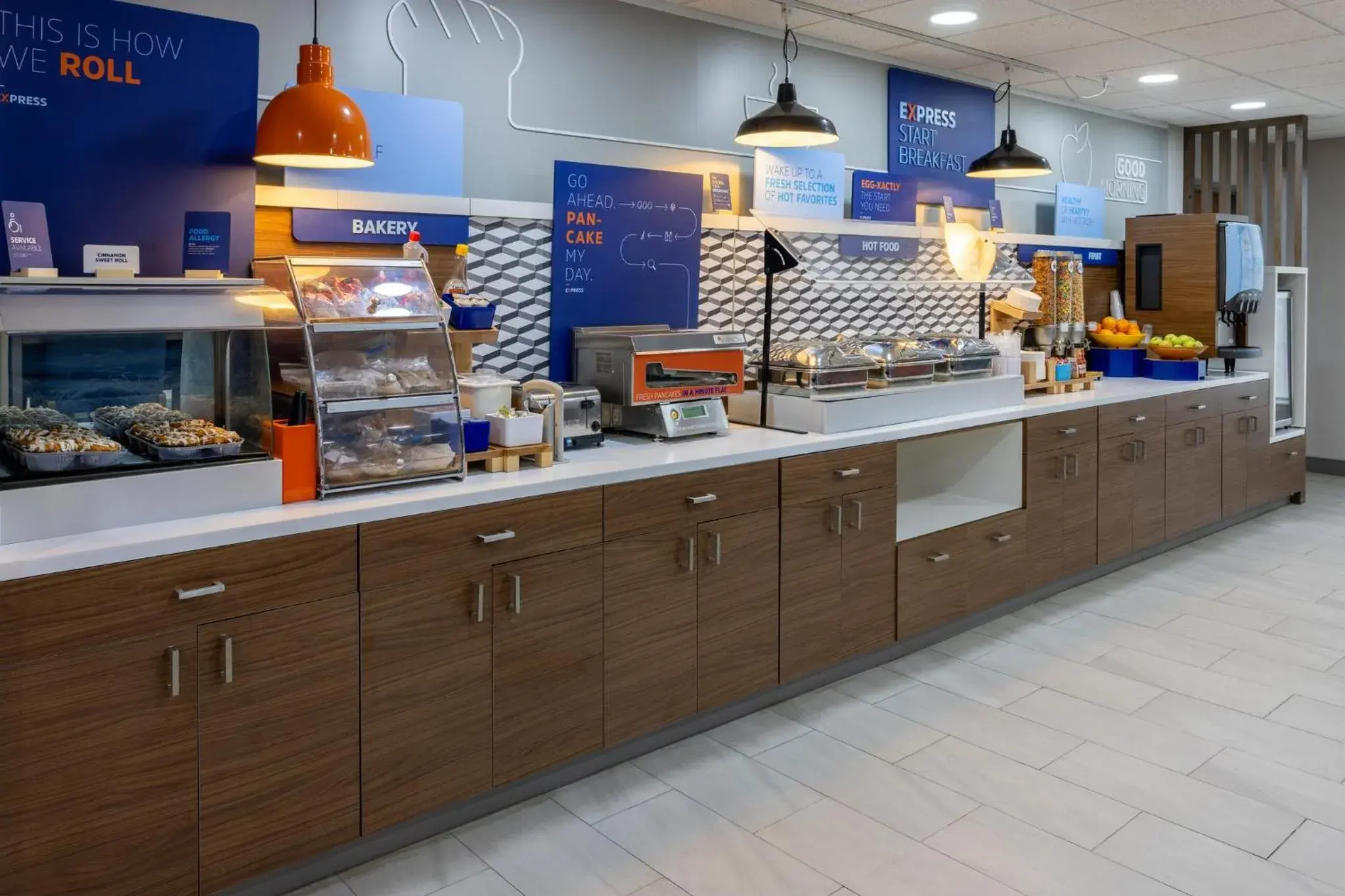 Breakfast in Holiday Inn Express Hotel & Suites Center Township by IHG Breakfast in Holiday Inn Express Hotel & Suites Center Township by IHG