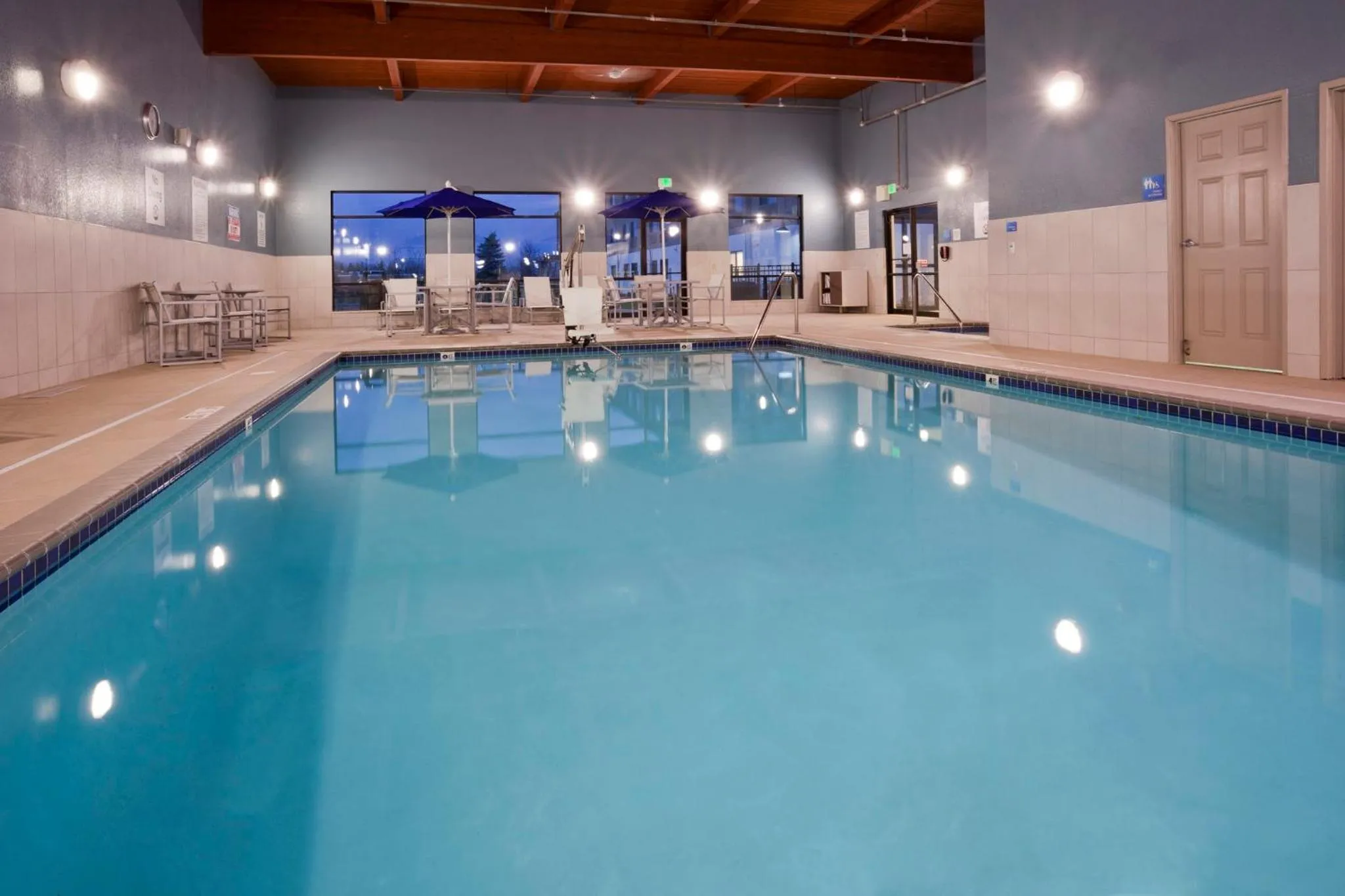 Swimming pool in Holiday Inn Express & Suites Minneapolis - West End by IHG