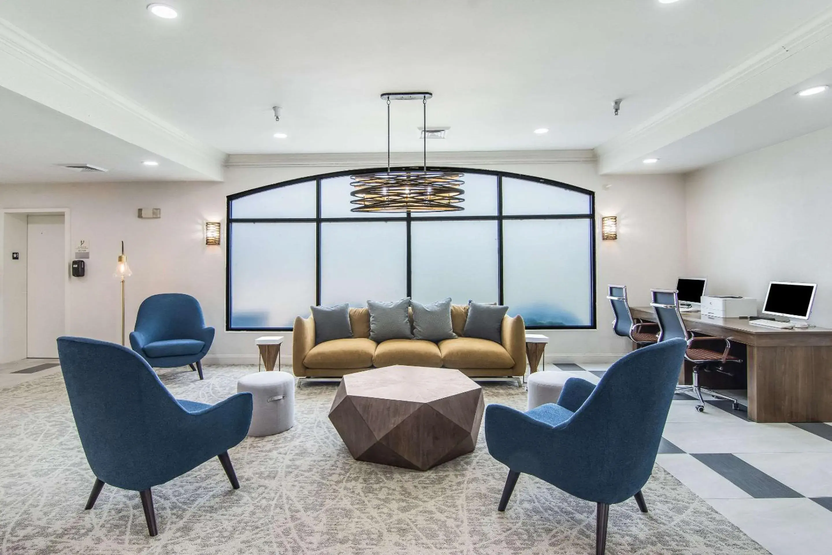 Lobby or reception in Clarion Pointe South Boston - Danville East Lobby or reception in Clarion Pointe South Boston - Danville East