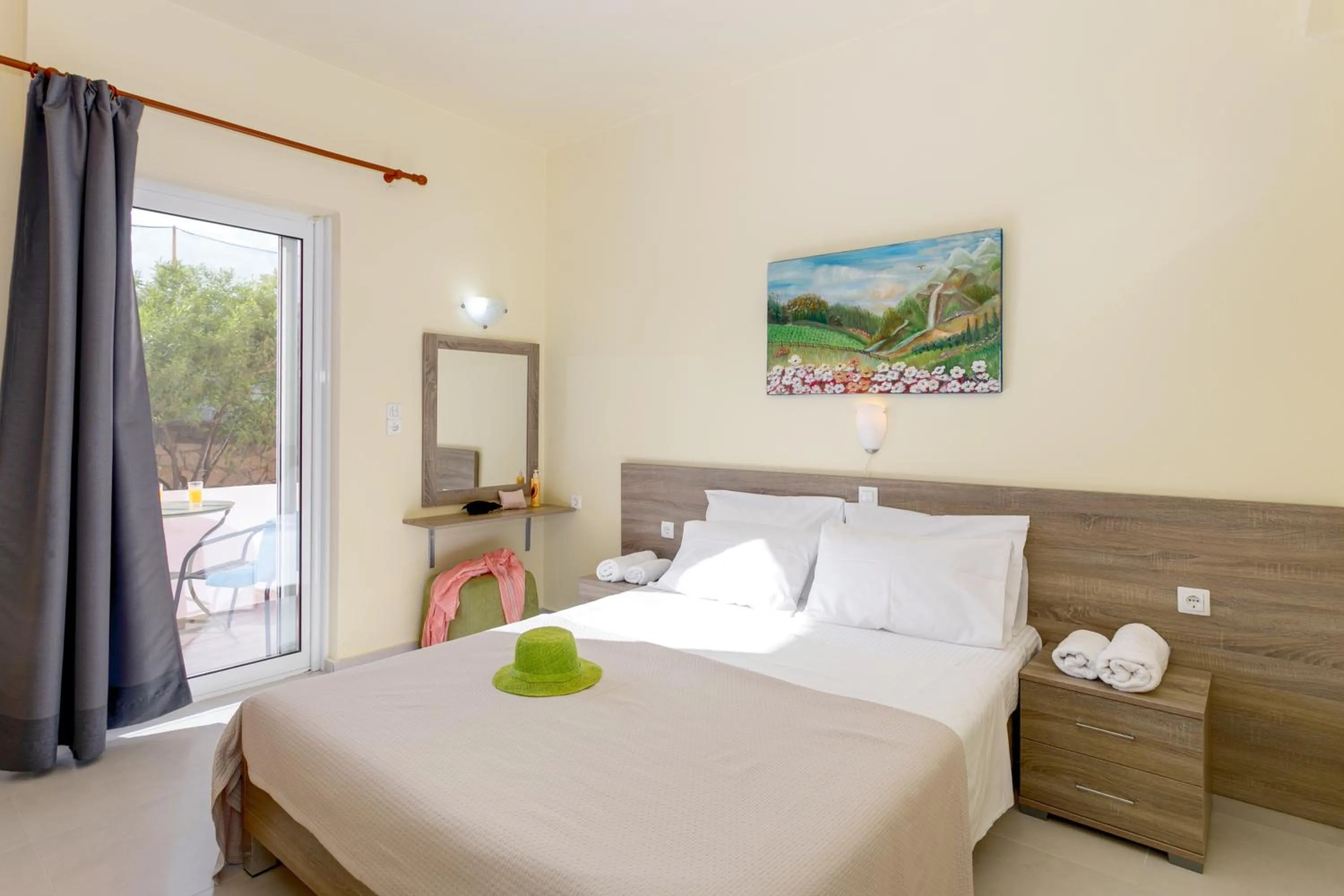 Bedroom, Bed in Eden Beach Hotel