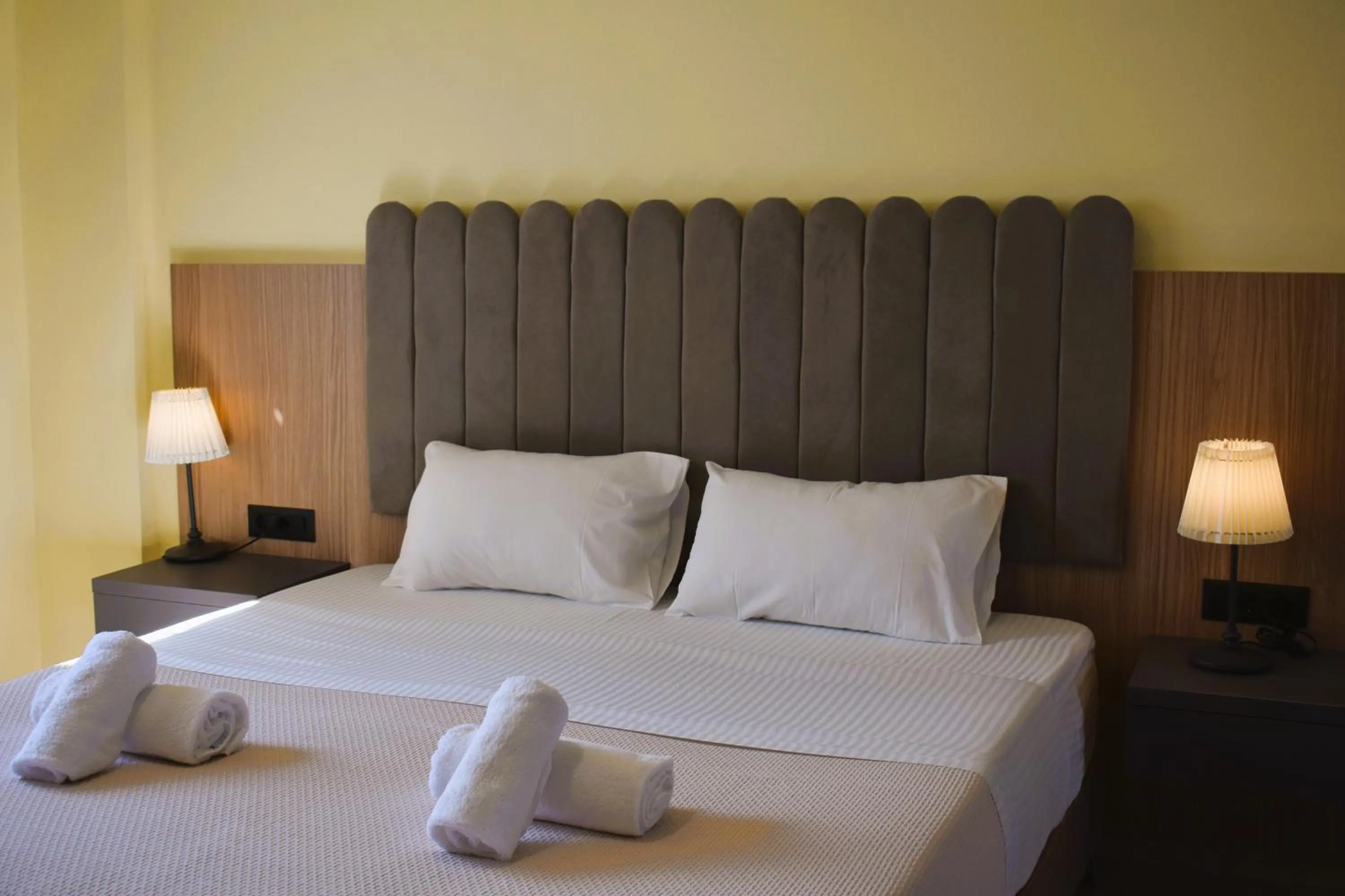 Bedroom, Bed in Eden Beach Hotel