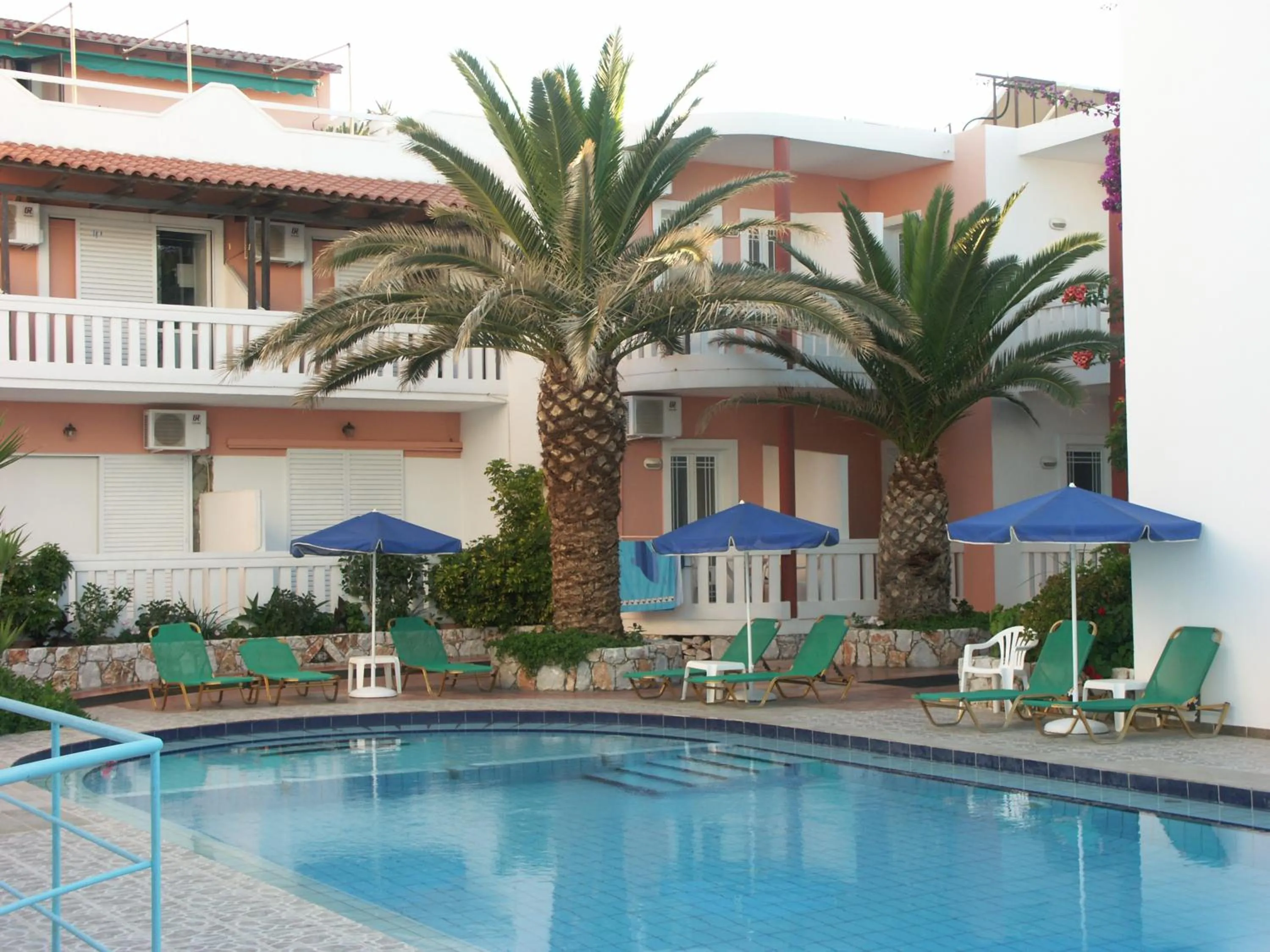 Swimming pool in Eden Beach Hotel