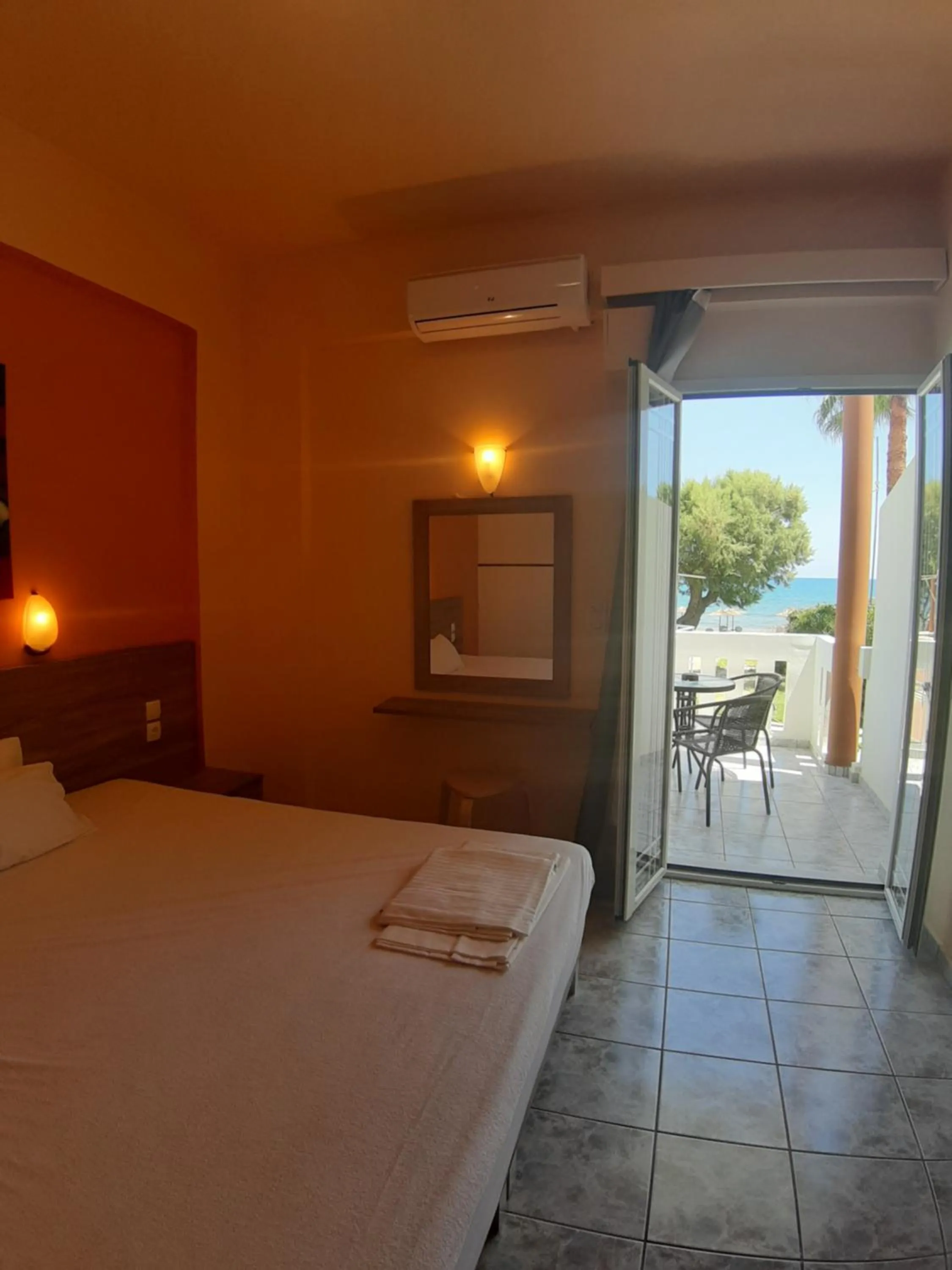 Bedroom, Bed in Eden Beach Hotel