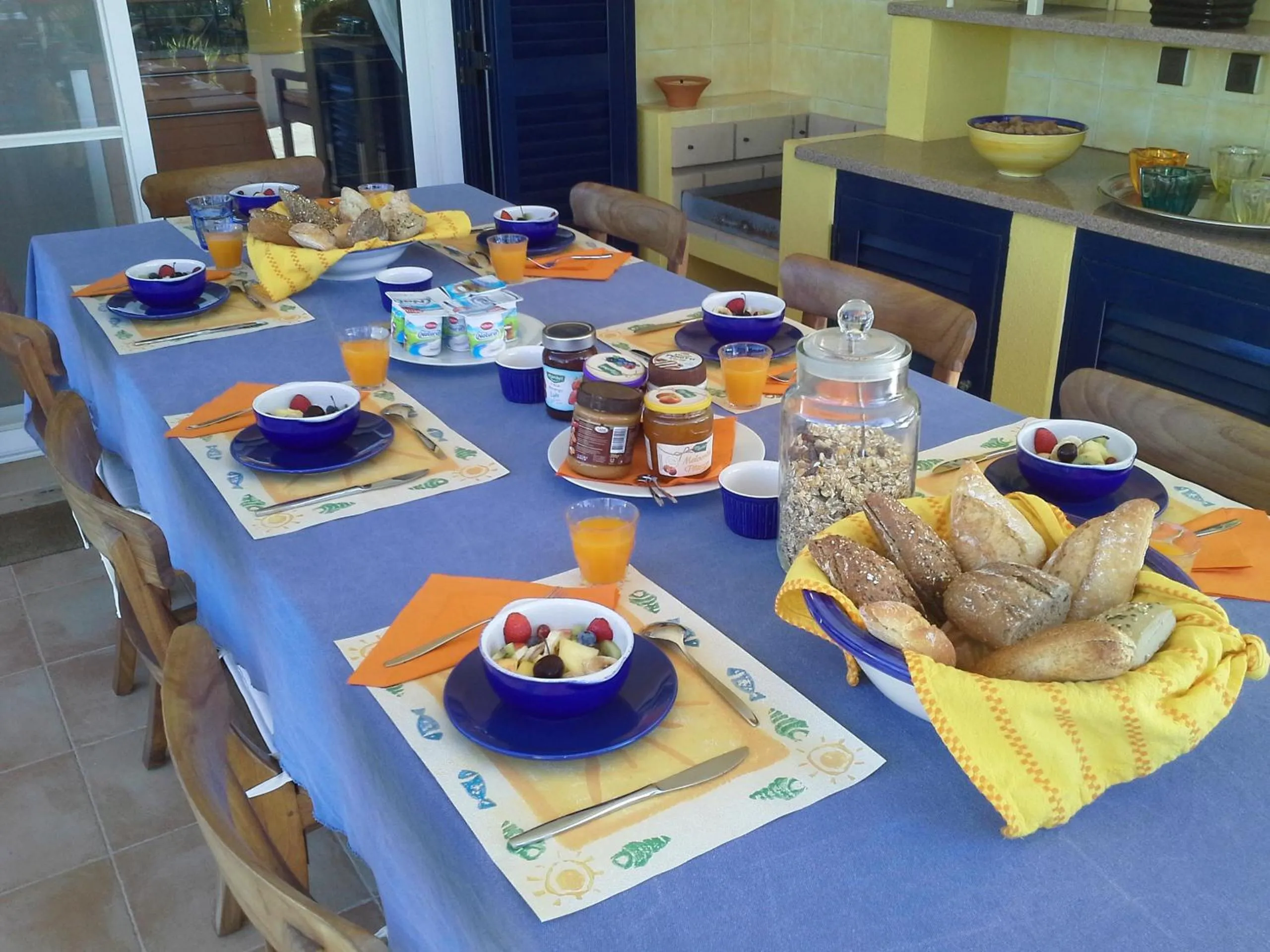 Continental breakfast in Vila Florina
