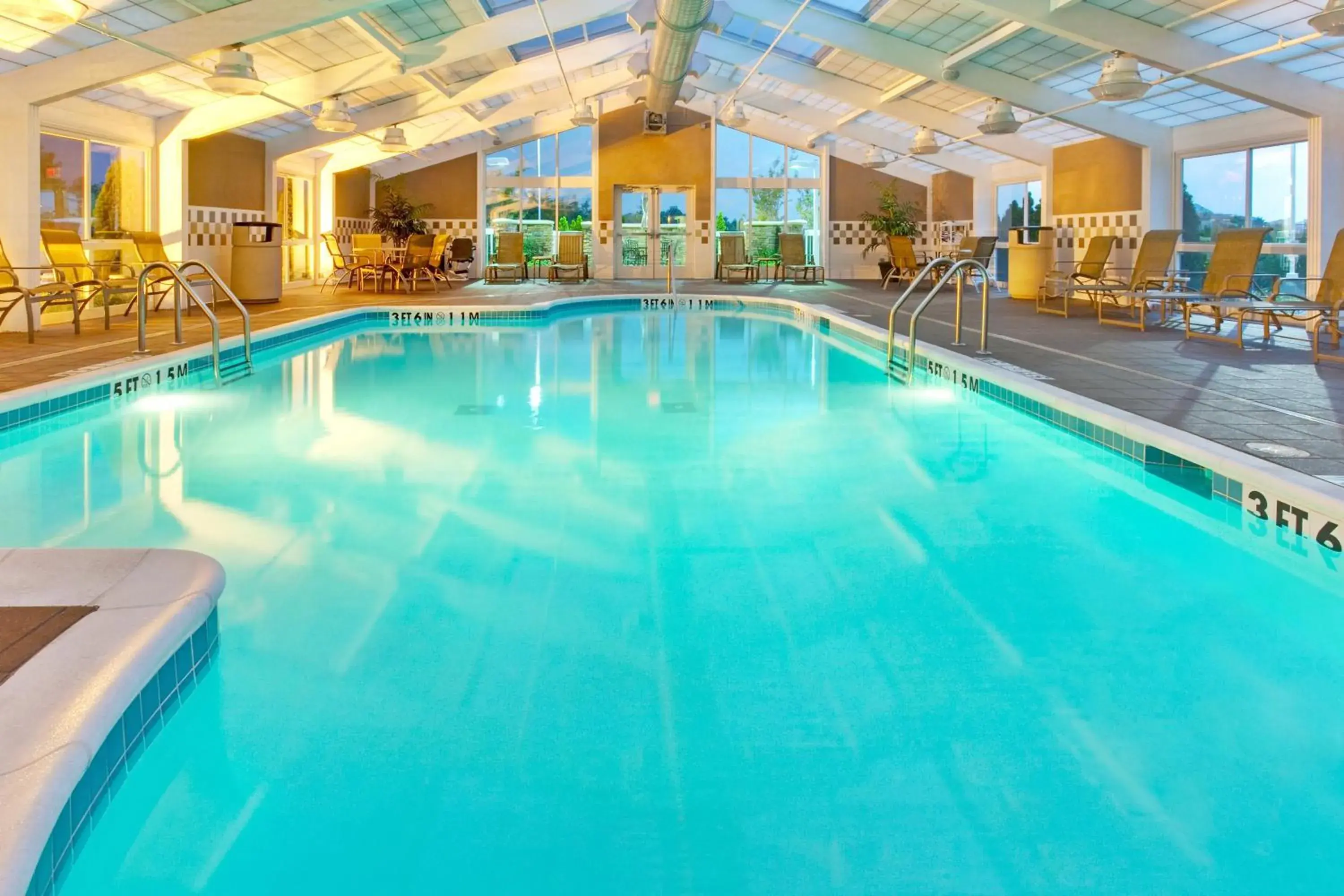 Swimming pool in Holiday Inn Hotel & Suites Memphis-Wolfchase Galleria by IHG Swimming pool in Holiday Inn Hotel & Suites Memphis-Wolfchase Galleria by IHG