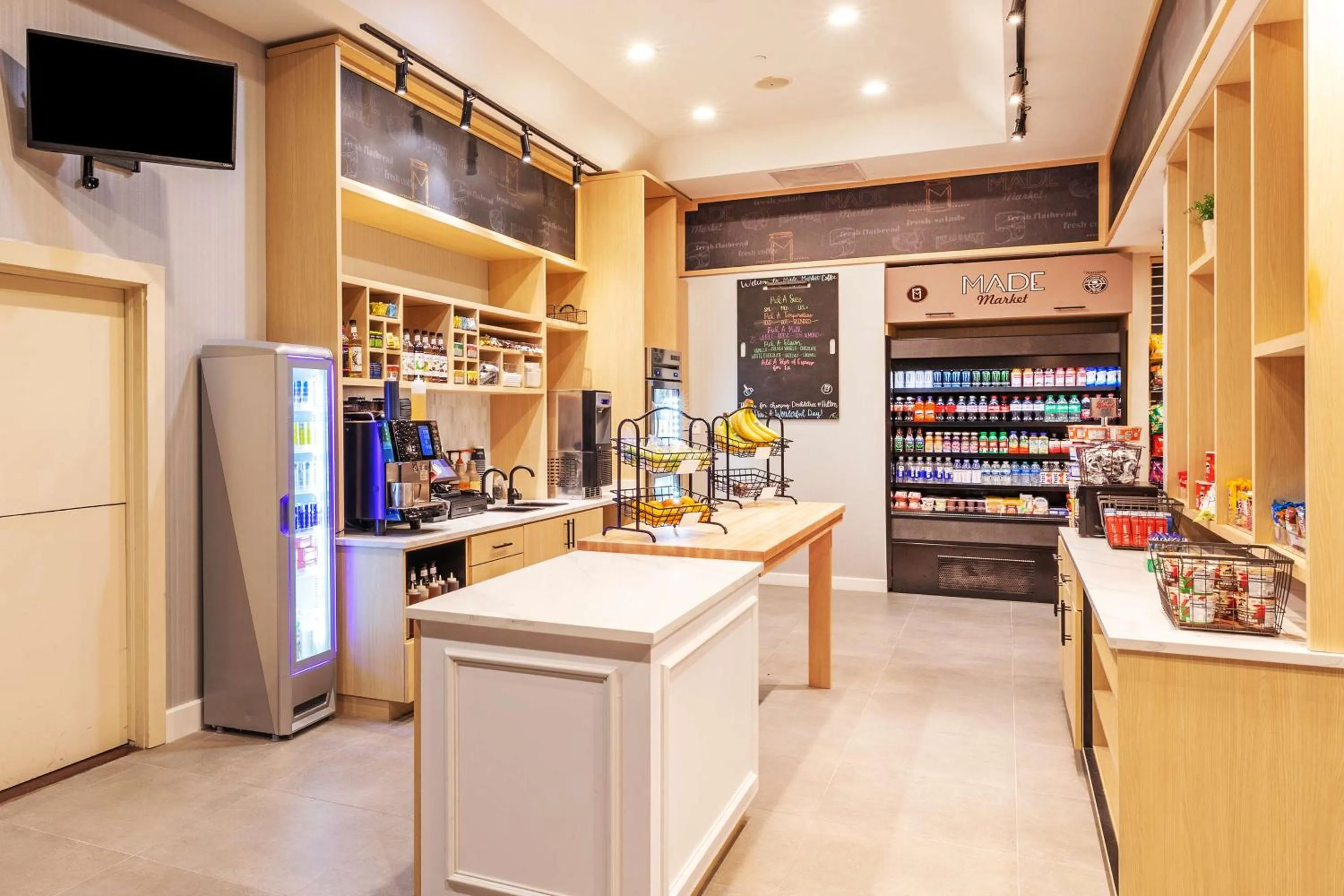 Restaurant/places to eat in DoubleTree by Hilton Tulsa Downtown