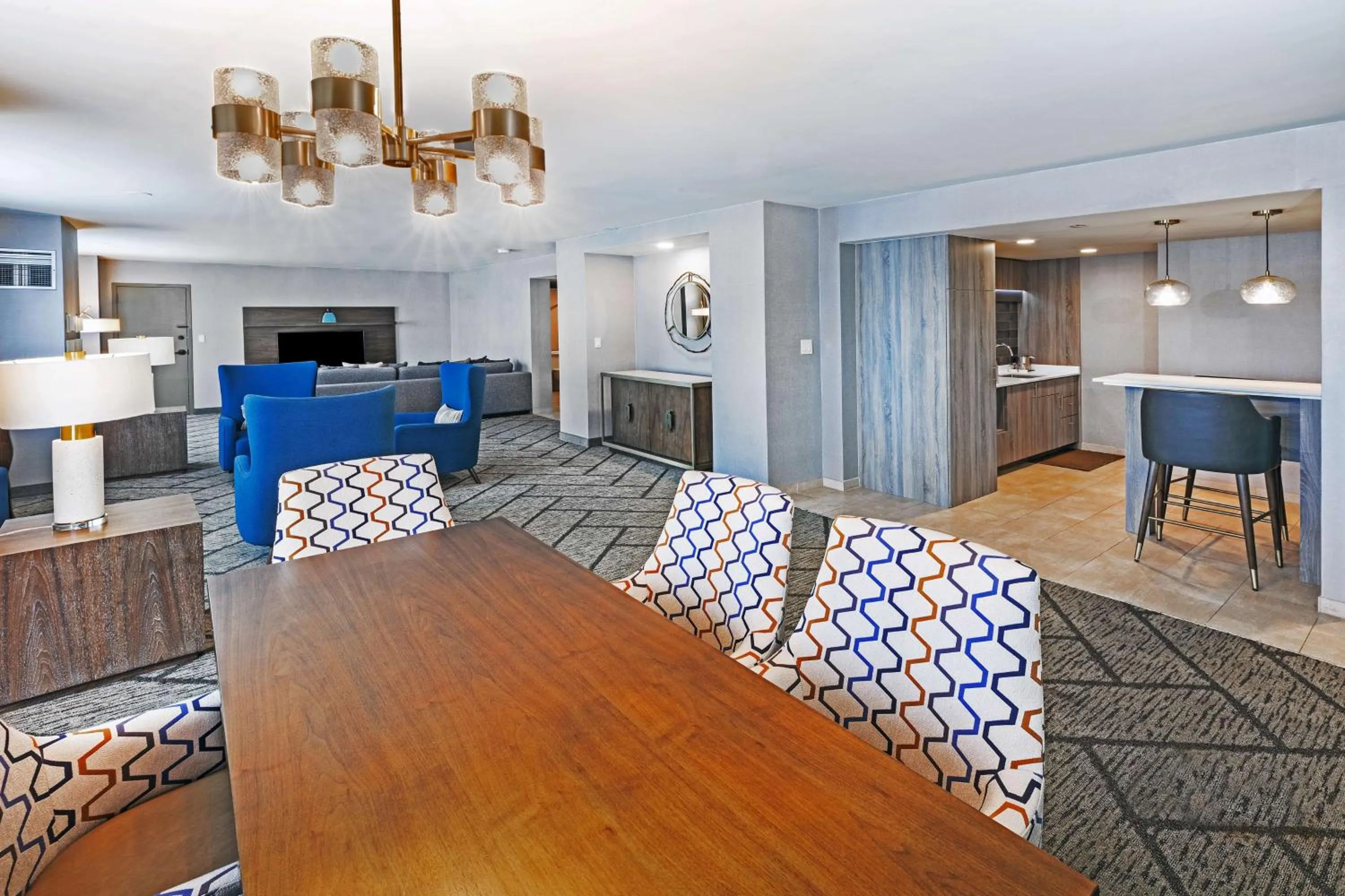 Living room in DoubleTree by Hilton Tulsa Downtown