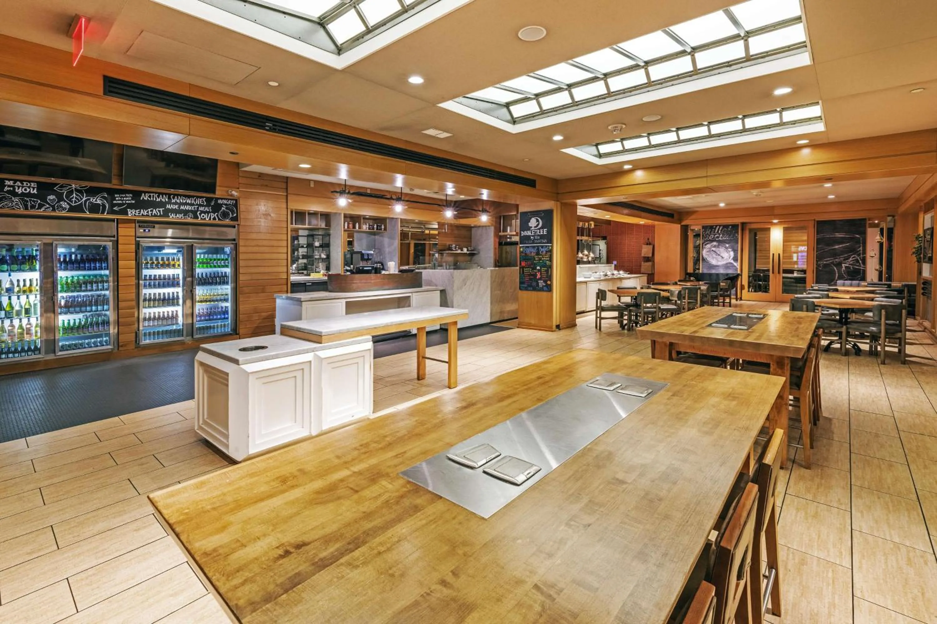 Restaurant/places to eat in DoubleTree by Hilton Tulsa Downtown