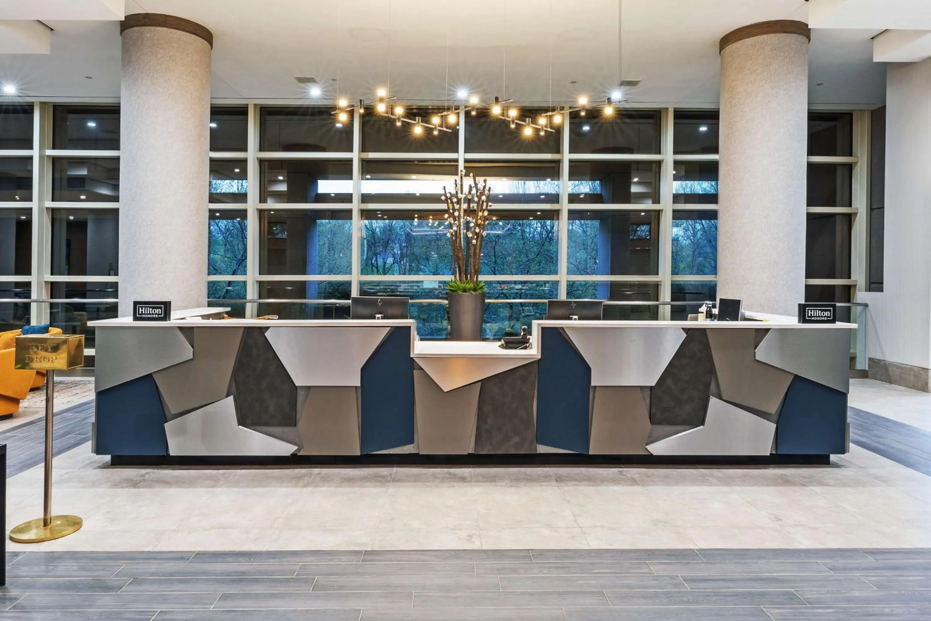 Lobby or reception in DoubleTree by Hilton Tulsa - Warren Place