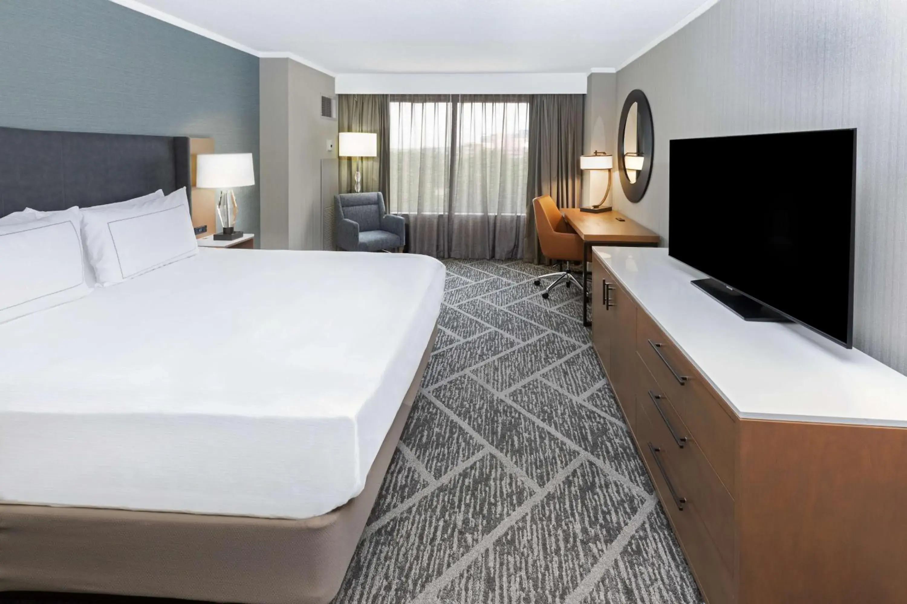 King Room in DoubleTree by Hilton Tulsa - Warren Place King Room in DoubleTree by Hilton Tulsa - Warren Place