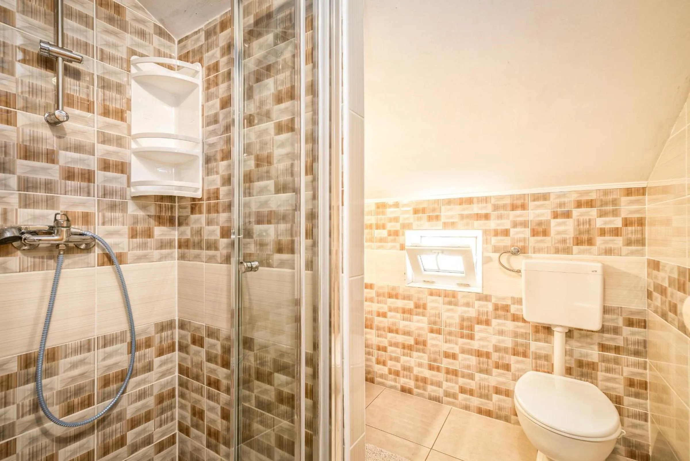 Shower in Apartments Marko