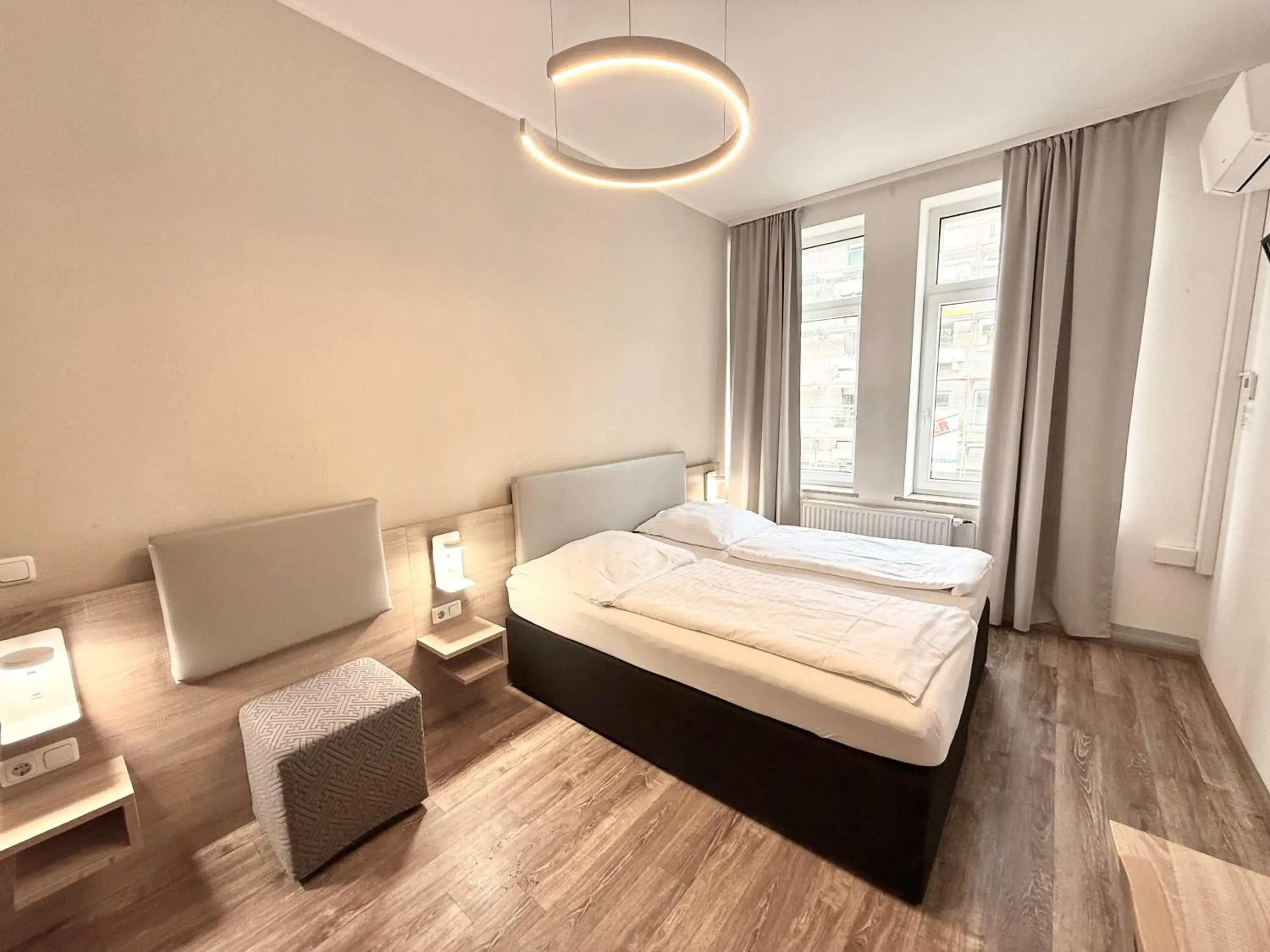 Standard Double or Twin Room in Central Hotel Duisburg Standard Double or Twin Room in Central Hotel Duisburg