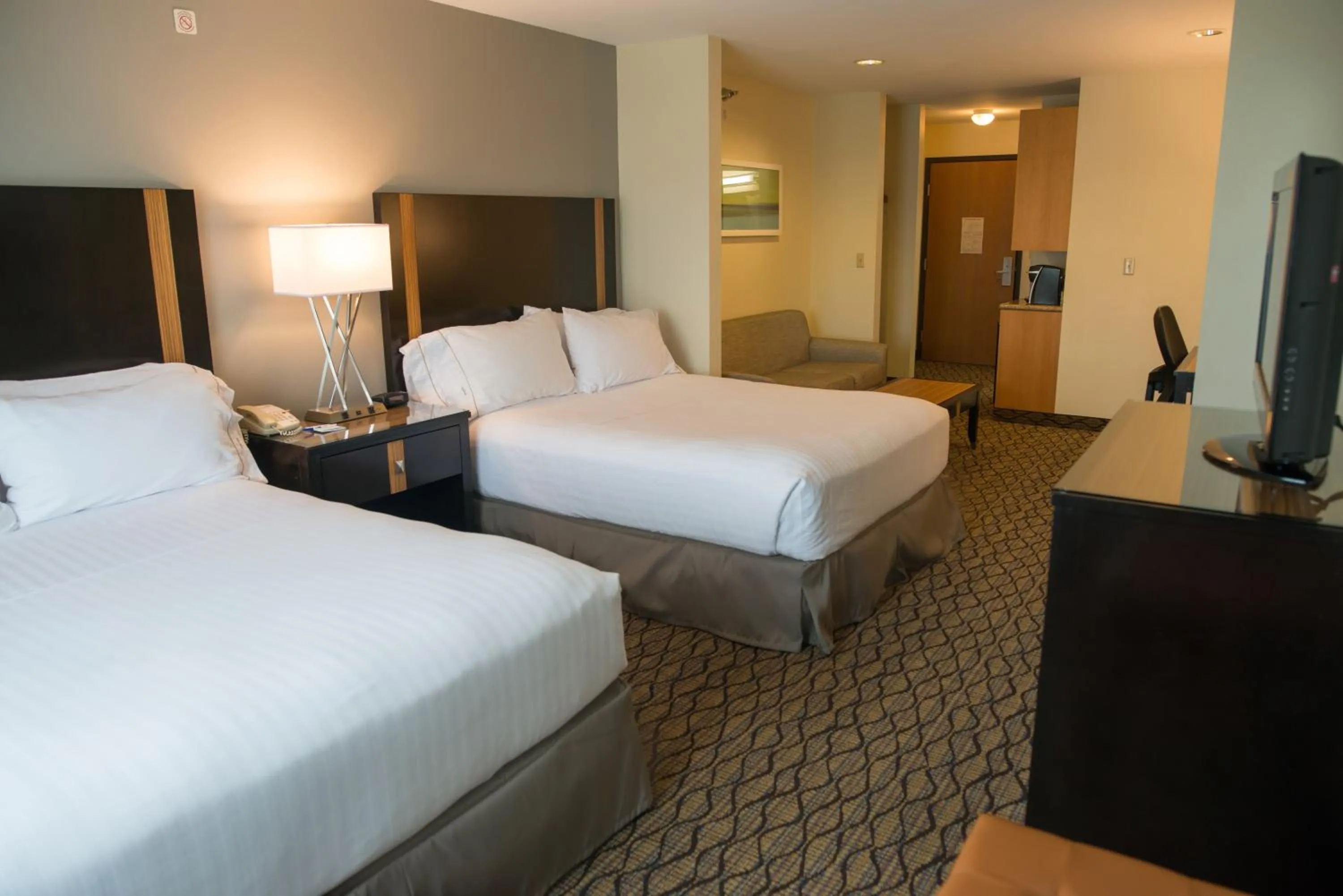 Photo of the whole room, Bed in Holiday Inn Express Hotel & Suites Chanhassen by IHG