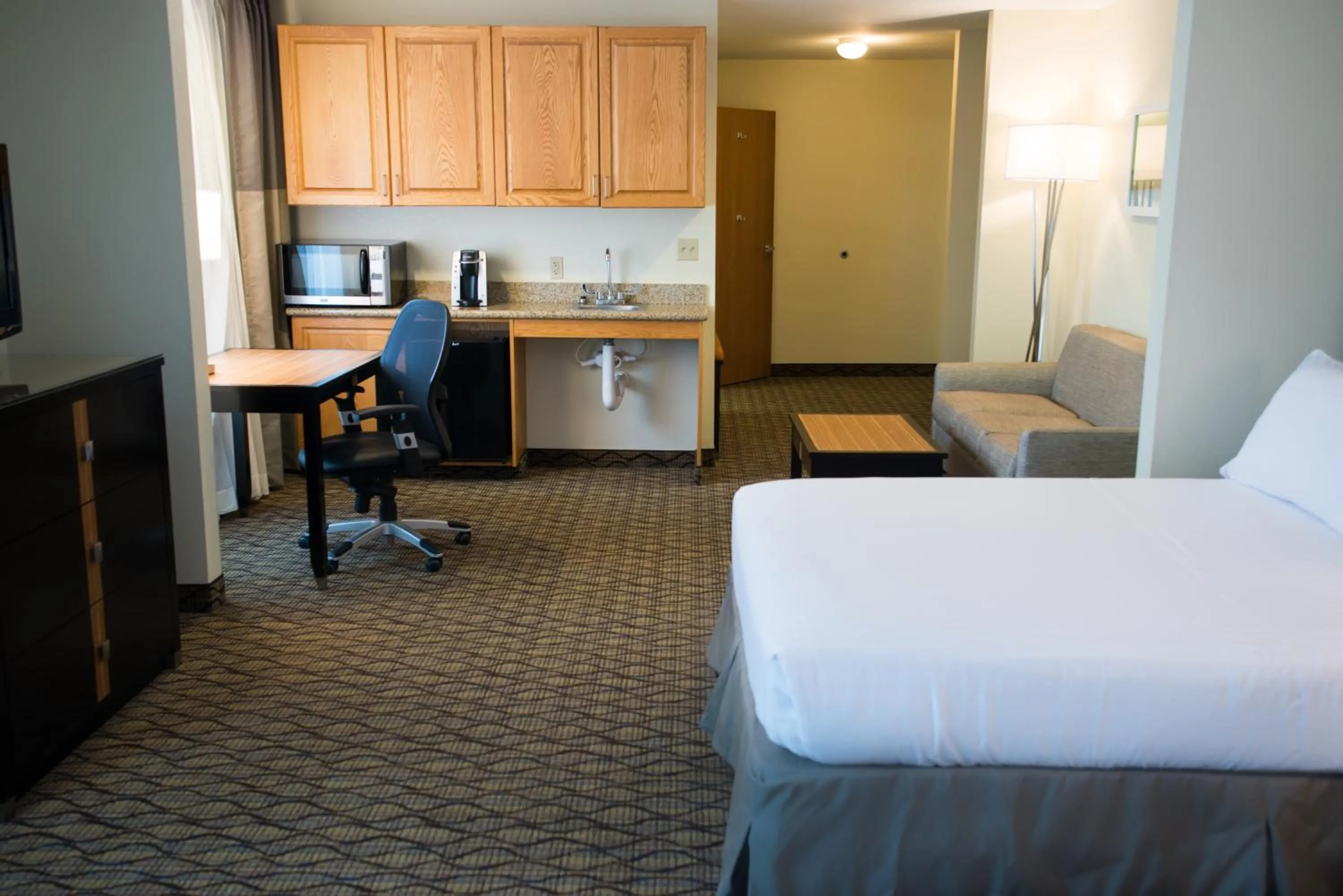 Photo of the whole room, Bed in Holiday Inn Express Hotel & Suites Chanhassen by IHG