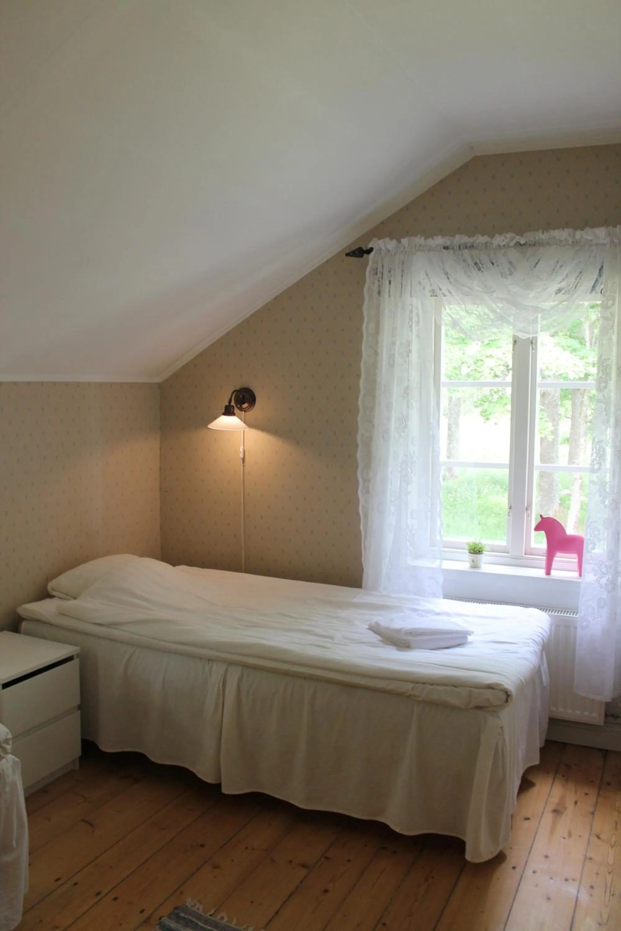 Bed in Wanbo Herrgård