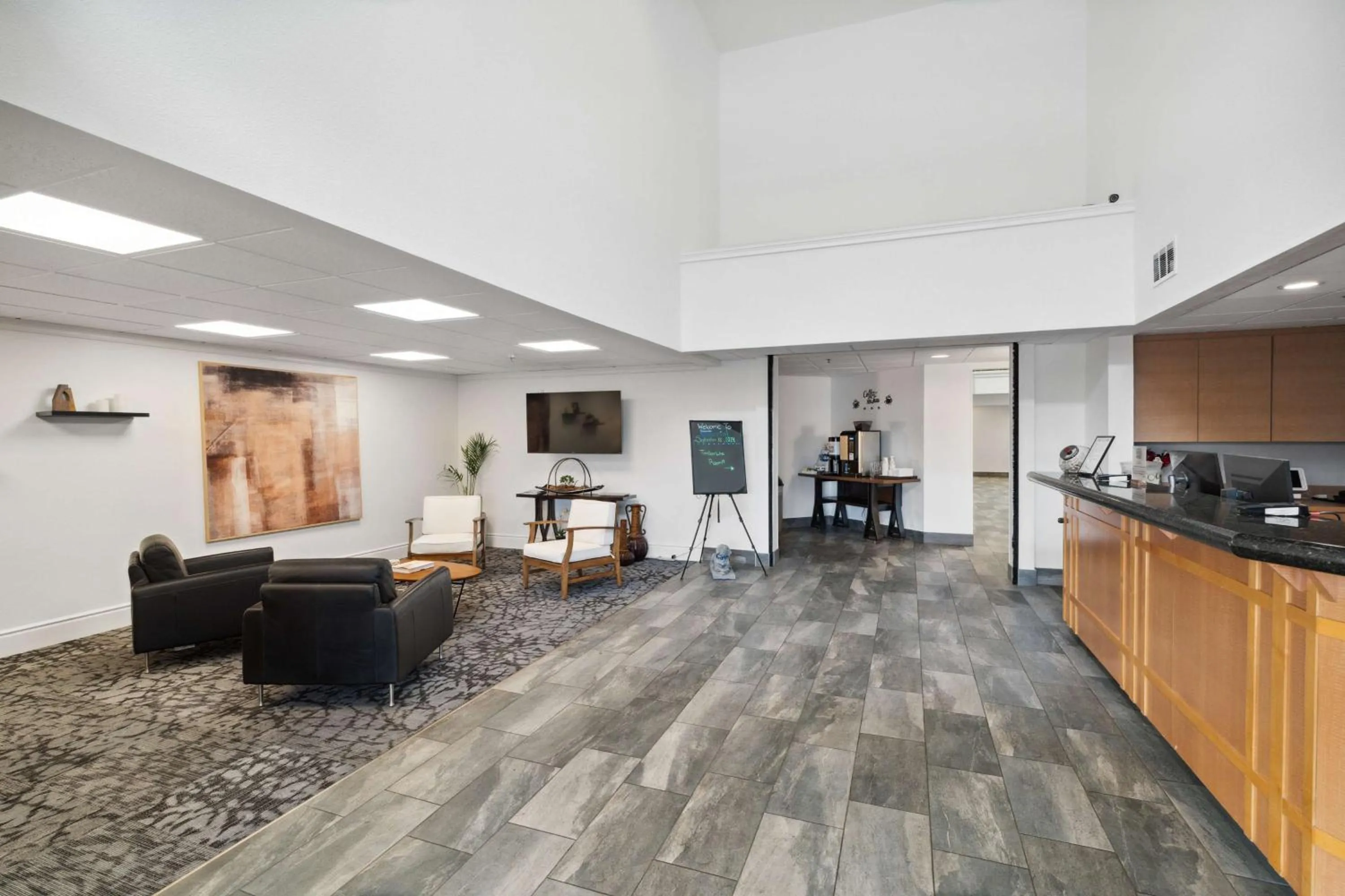 Lobby or reception in Sonesta Essential Vacaville Napa Valley