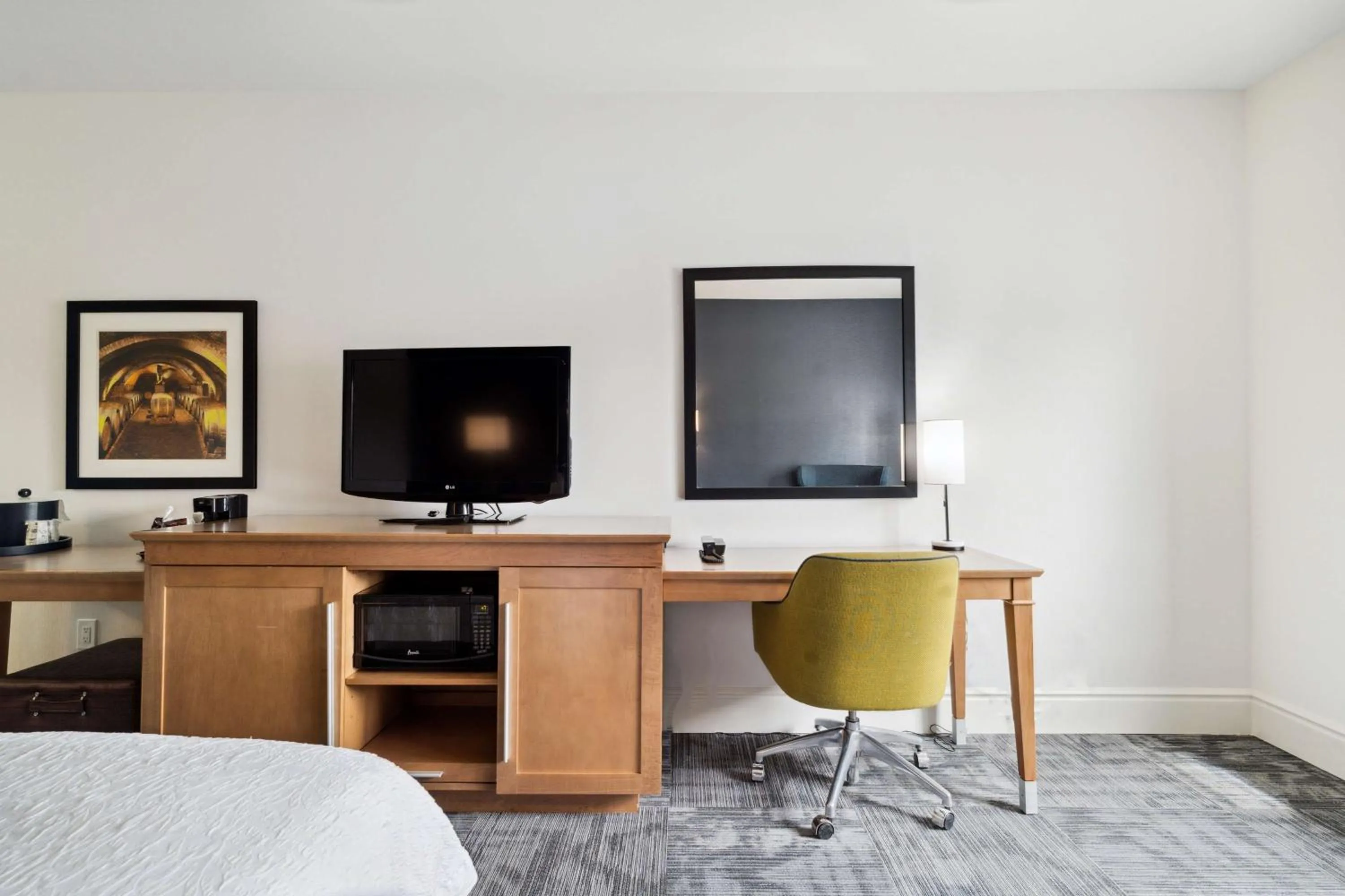 Bedroom, Bed in Sonesta Essential Vacaville Napa Valley