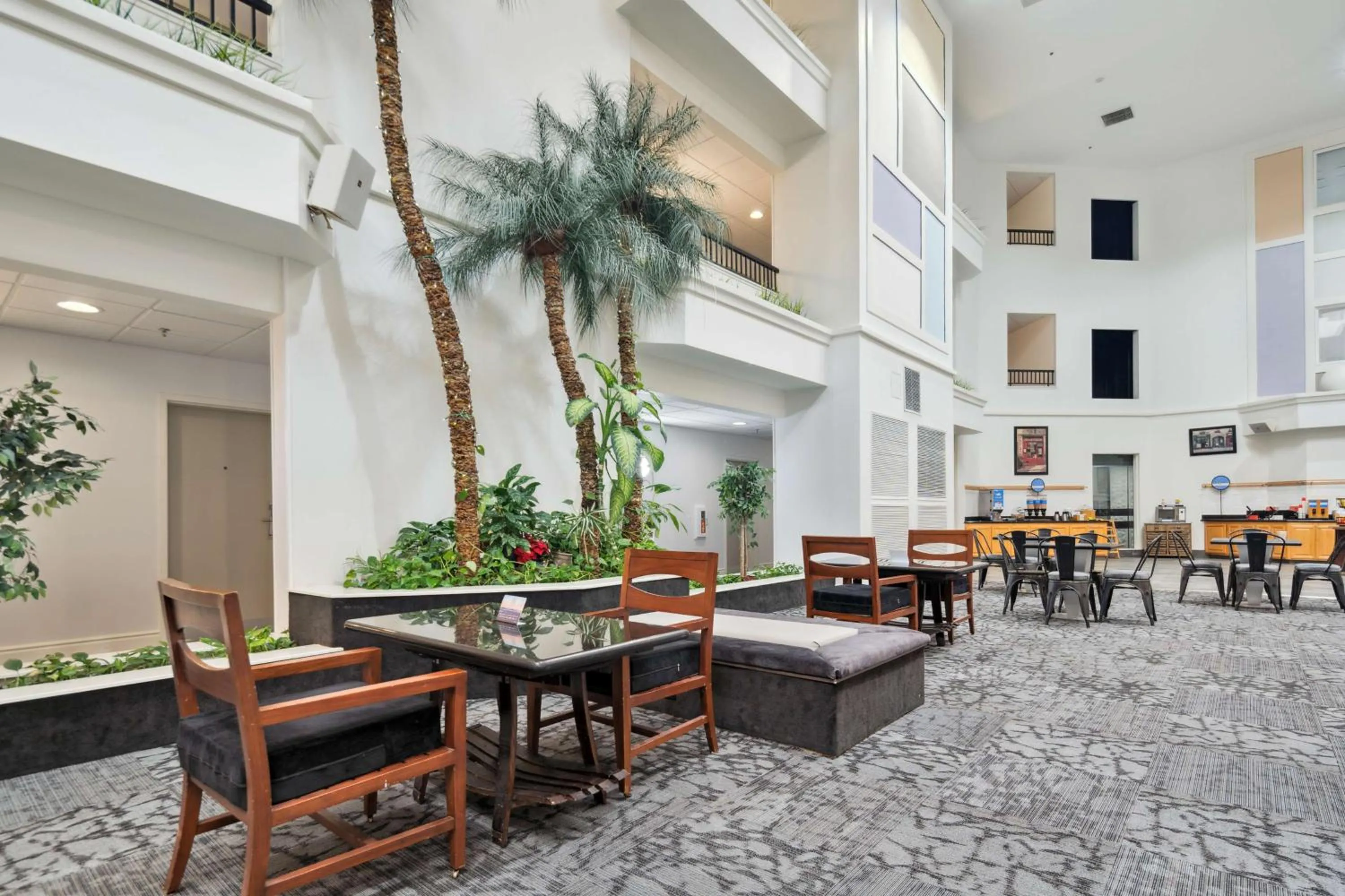 Lobby or reception in Sonesta Essential Vacaville Napa Valley