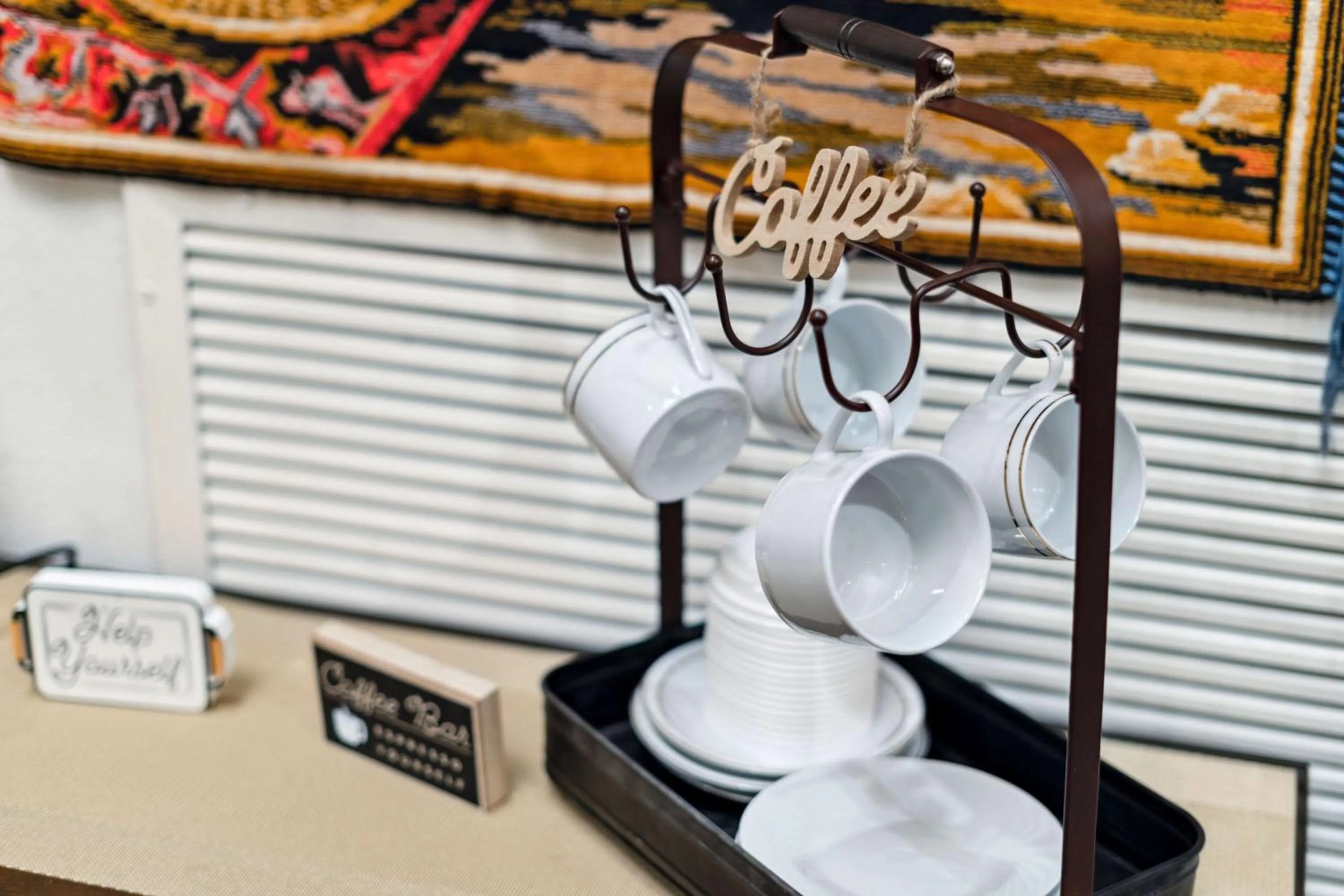 Lounge or bar in Sonesta Essential Vacaville Napa Valley