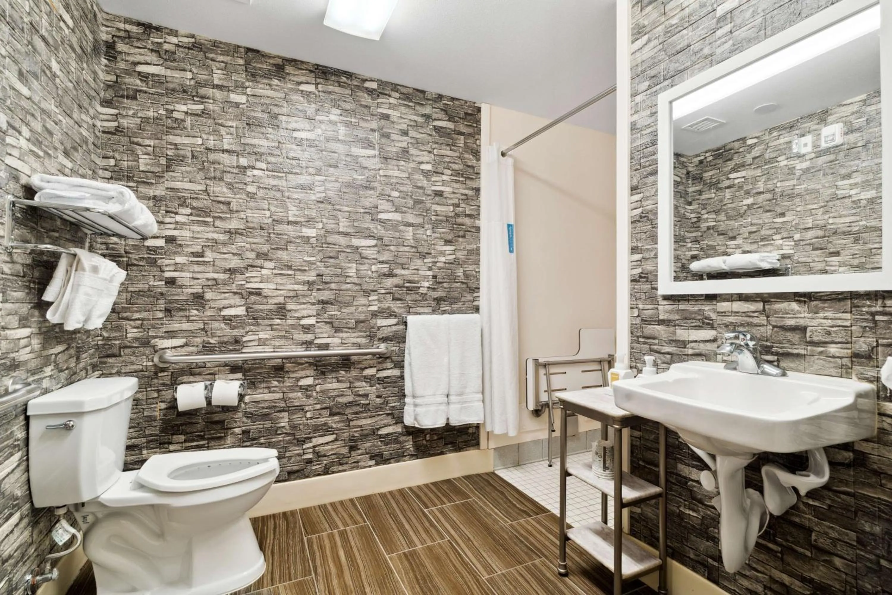 Bathroom in Sonesta Essential Vacaville Napa Valley