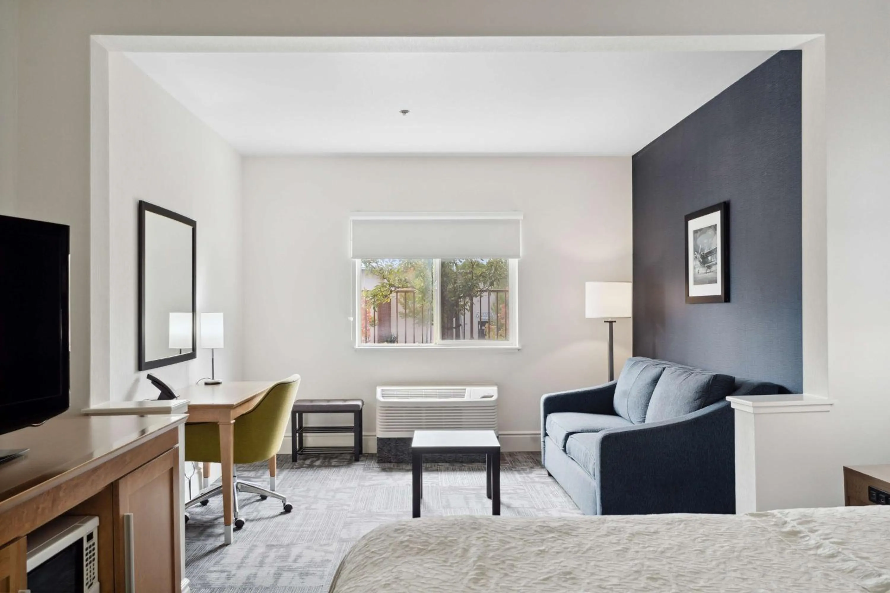 Bedroom, Bed in Sonesta Essential Vacaville Napa Valley