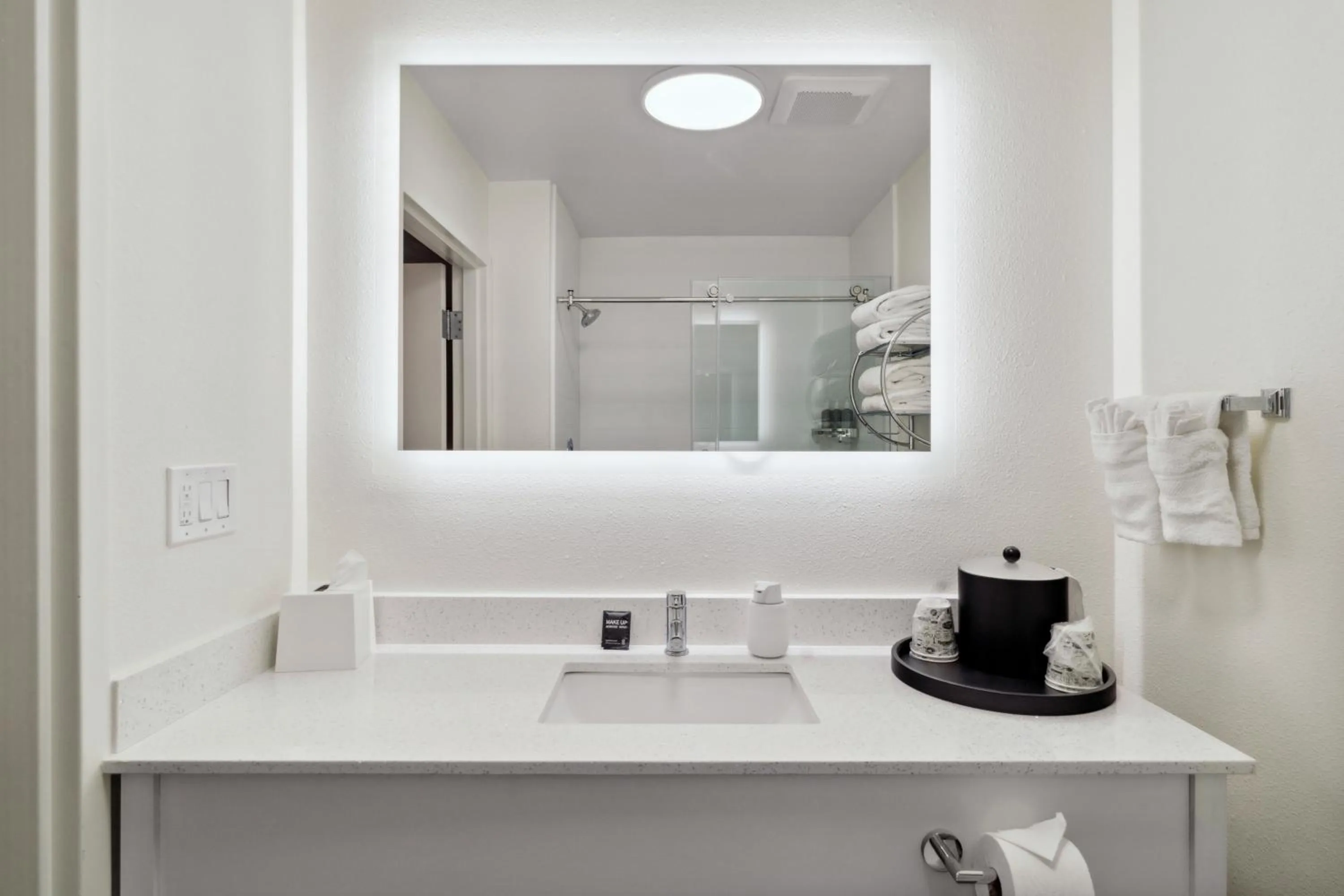 Bathroom in Sonesta Essential Vacaville Napa Valley