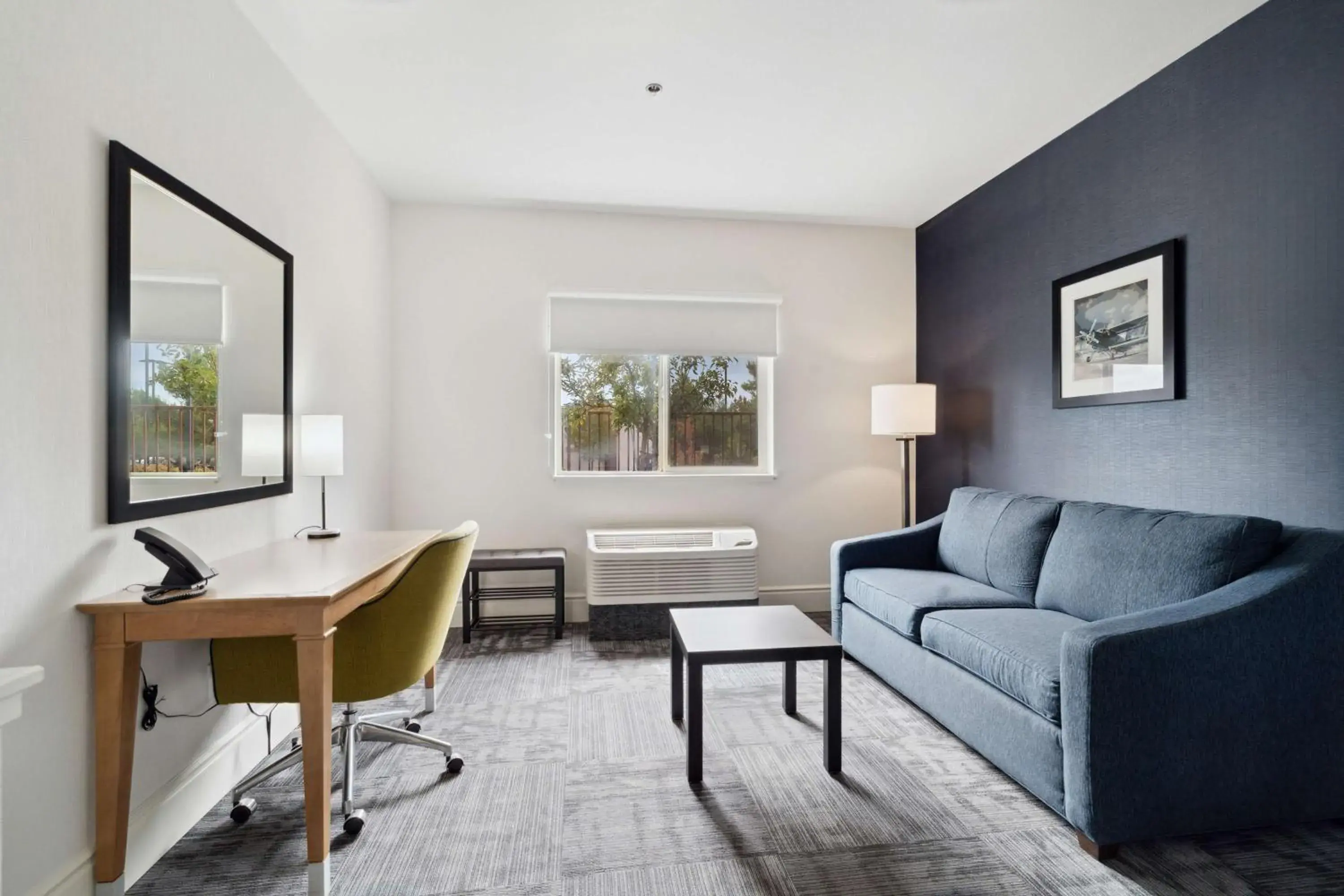 Bedroom in Sonesta Essential Vacaville Napa Valley Bedroom in Sonesta Essential Vacaville Napa Valley