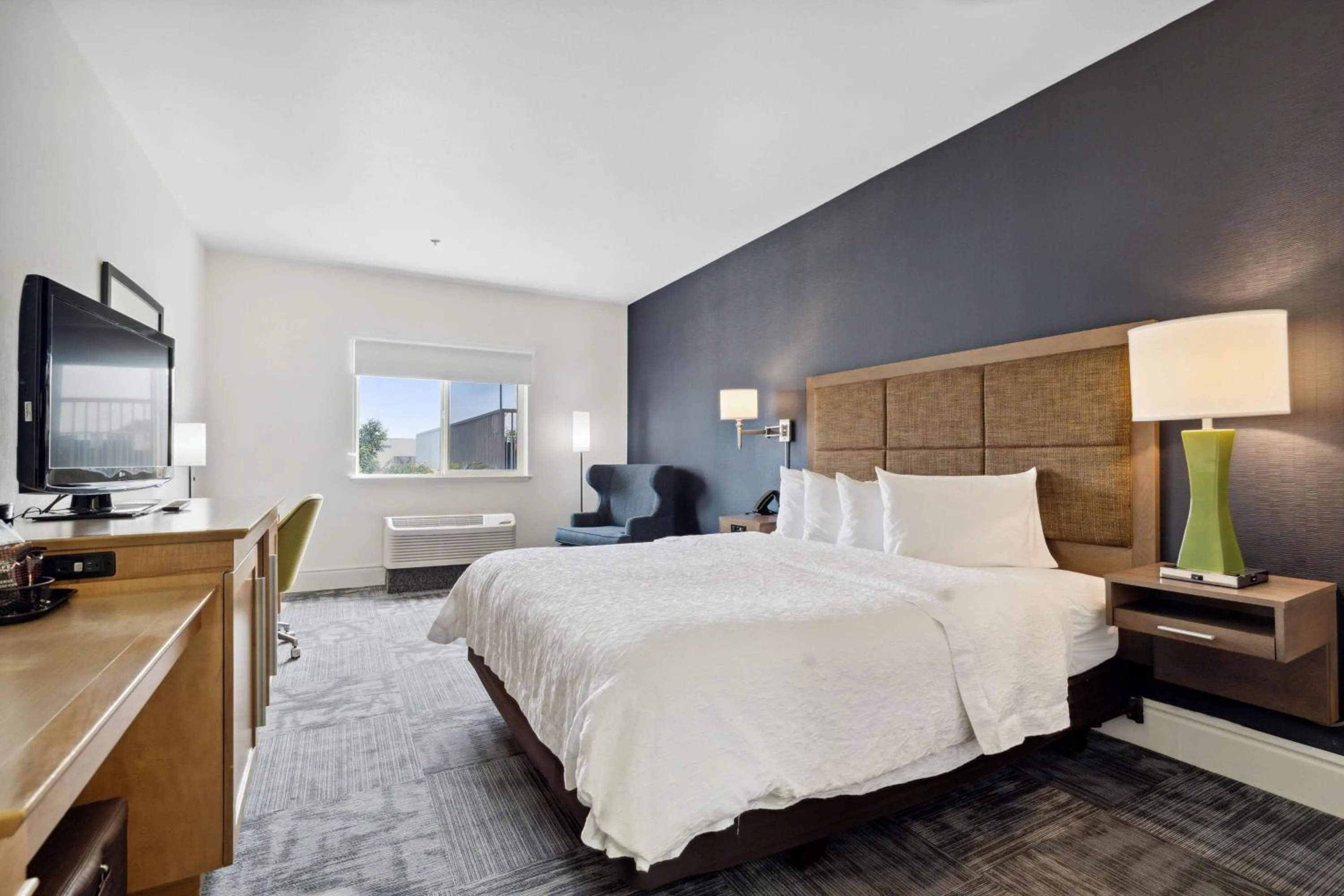 Bedroom, Bed in Sonesta Essential Vacaville Napa Valley