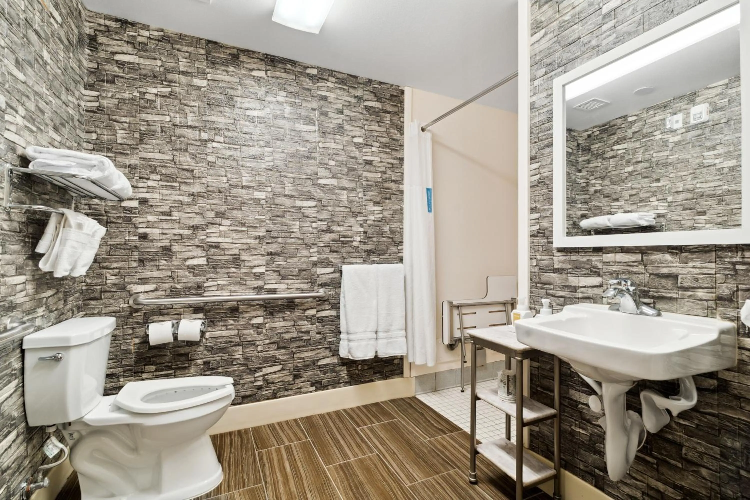 Shower in Sonesta Essential Vacaville Napa Valley