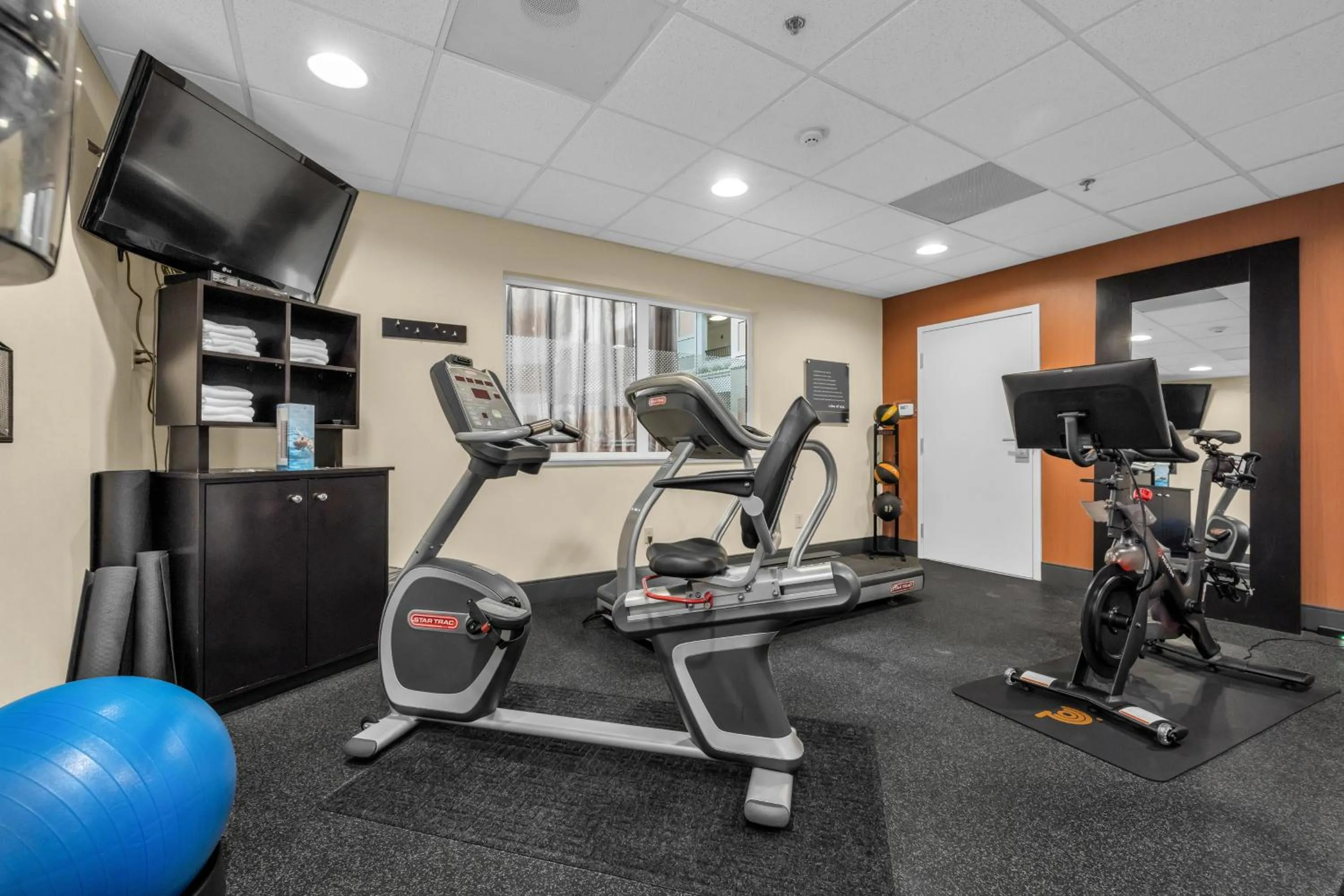 Fitness centre/facilities in Sonesta Essential Vacaville Napa Valley