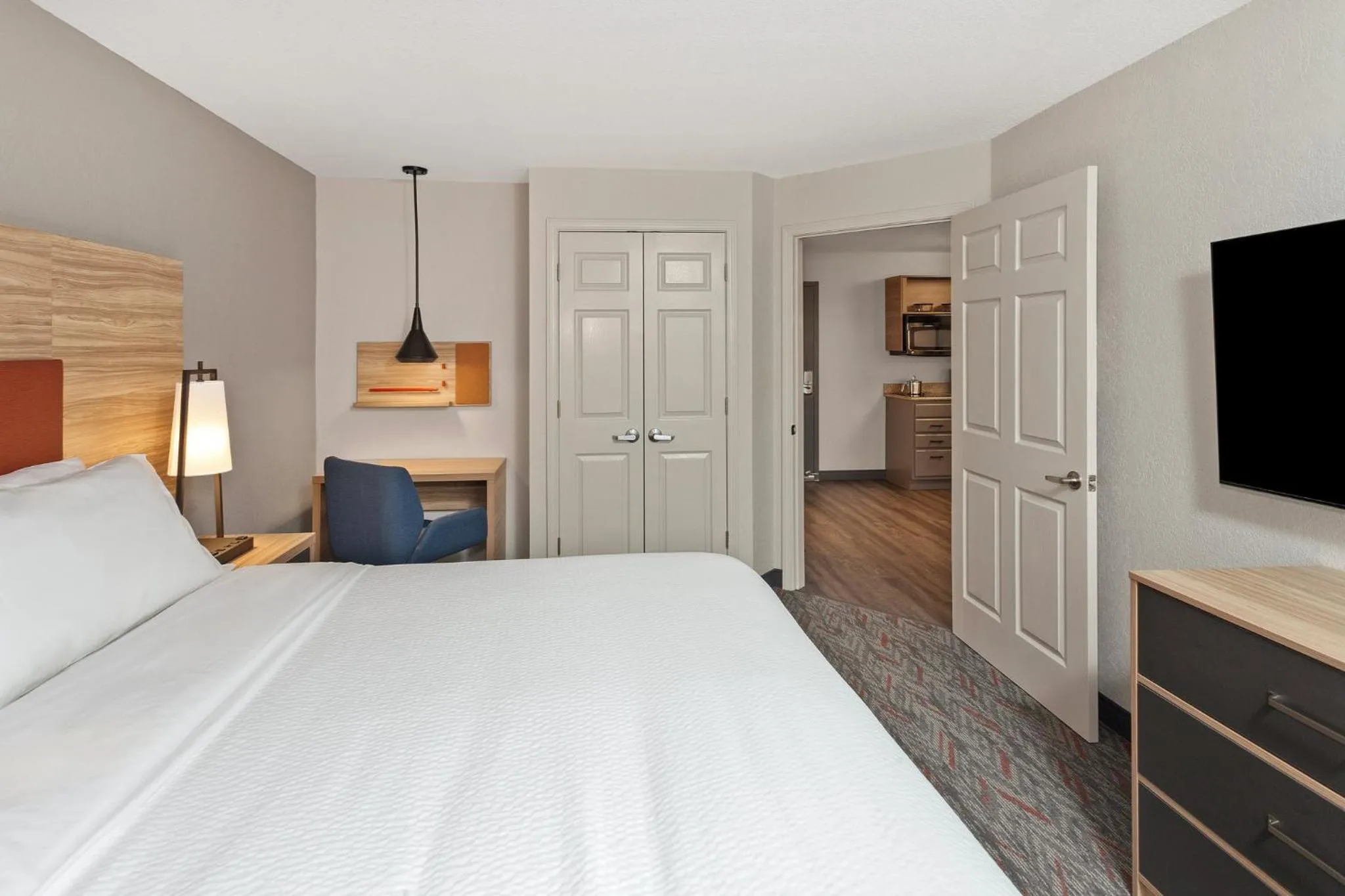 Photo of the whole room, Bed in Candlewood Suites Elgin – Northwest Chicago by IHG