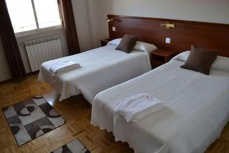 Bedroom, Bed in Hostal Cerecedo