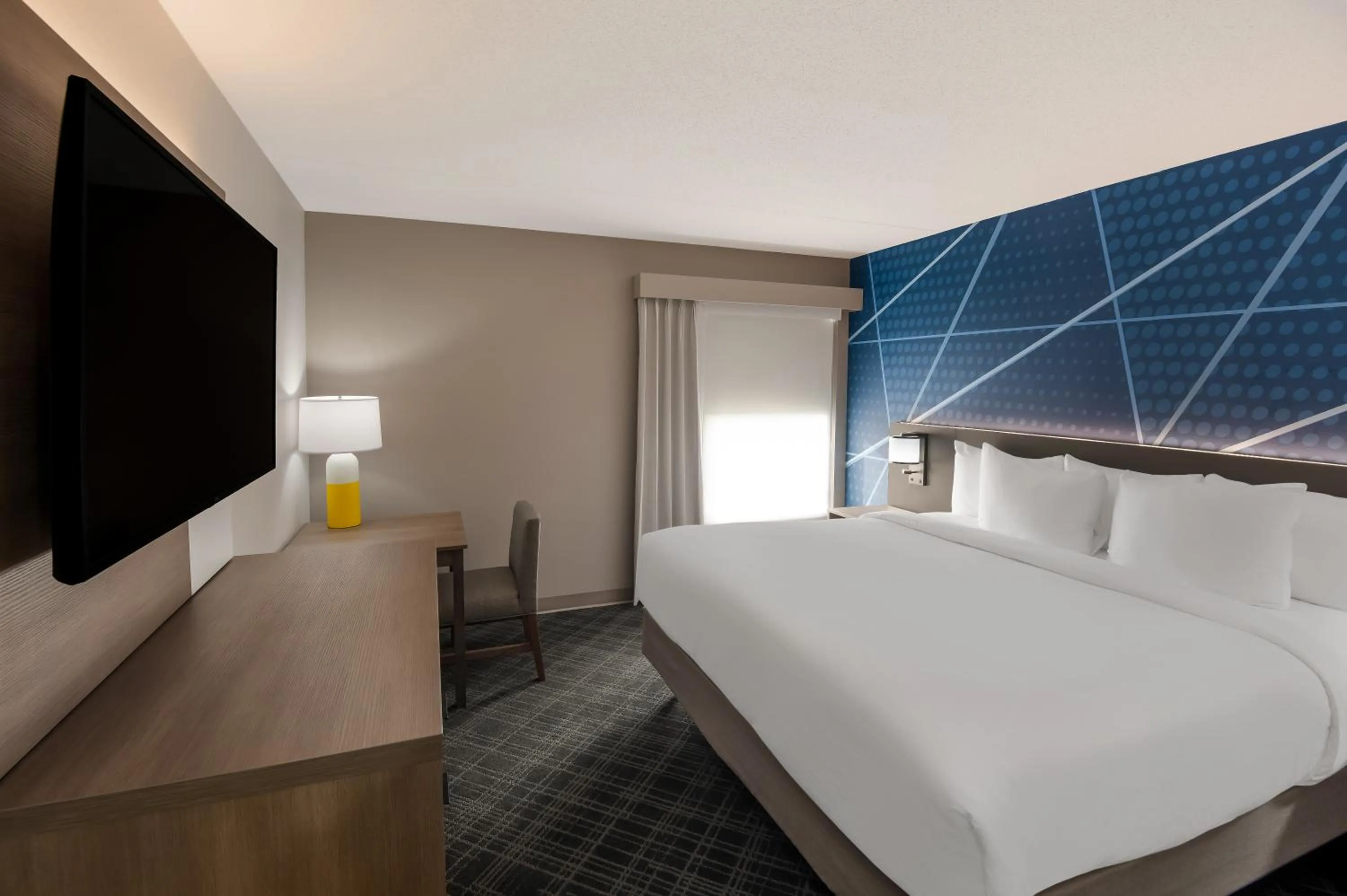 Bed in Comfort Inn & Suites Fishers - Indianapolis