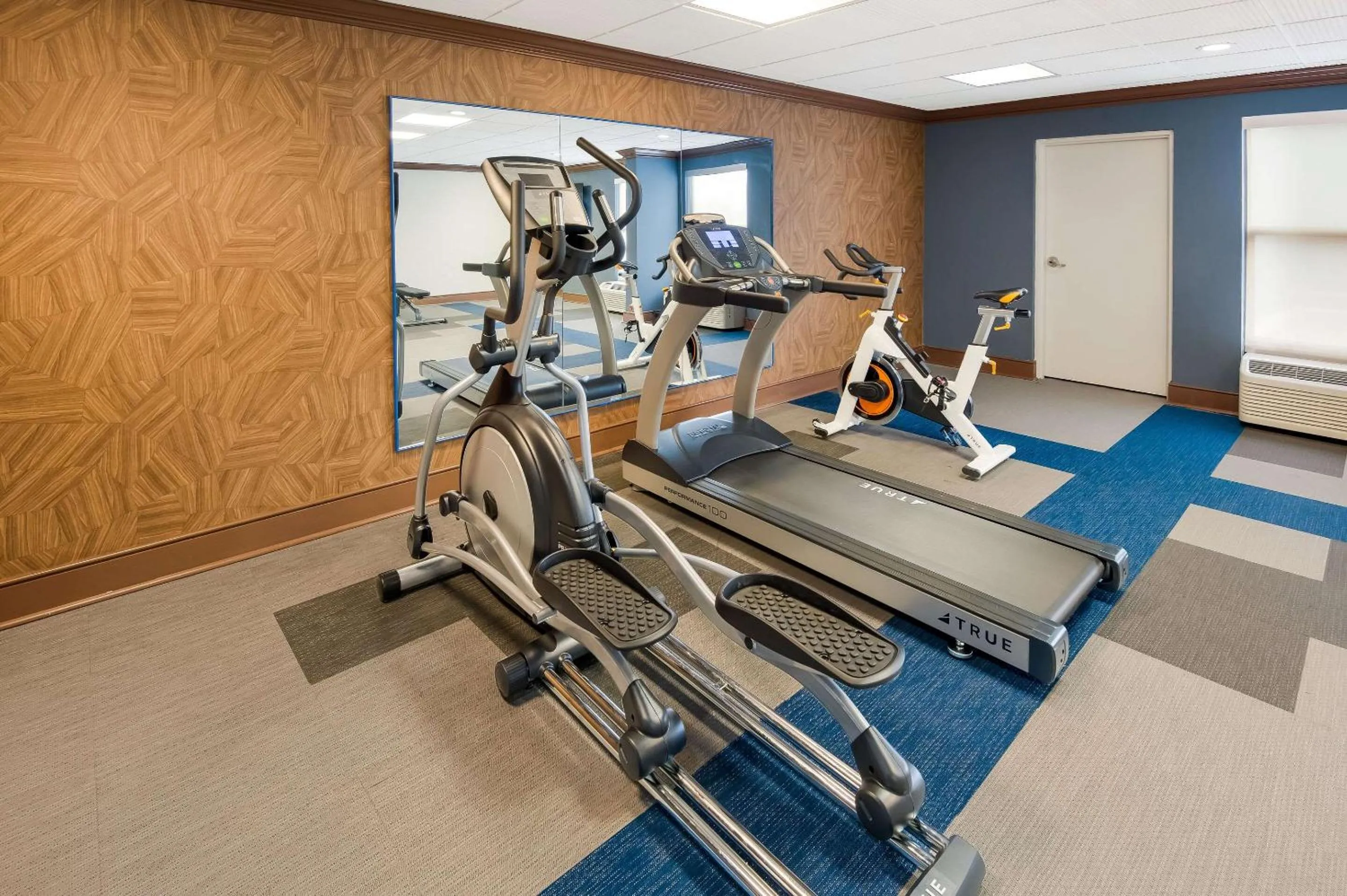 Fitness centre/facilities in Comfort Inn & Suites Fishers - Indianapolis