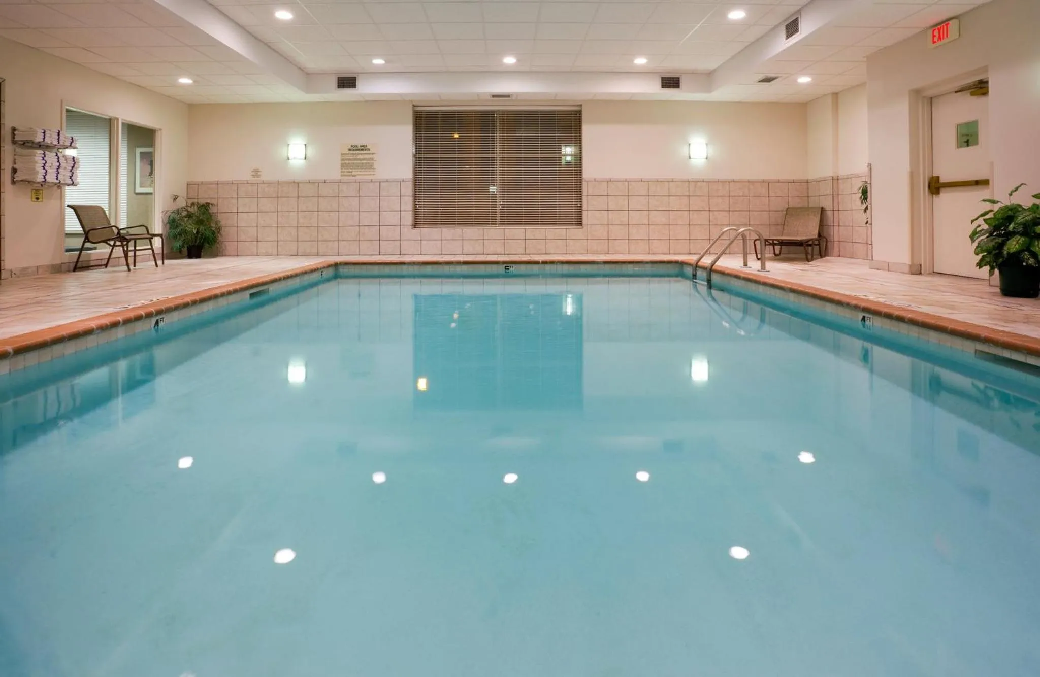 Swimming pool in Holiday Inn Express Hotel & Suites Minneapolis-Downtown Convention Center by IHG