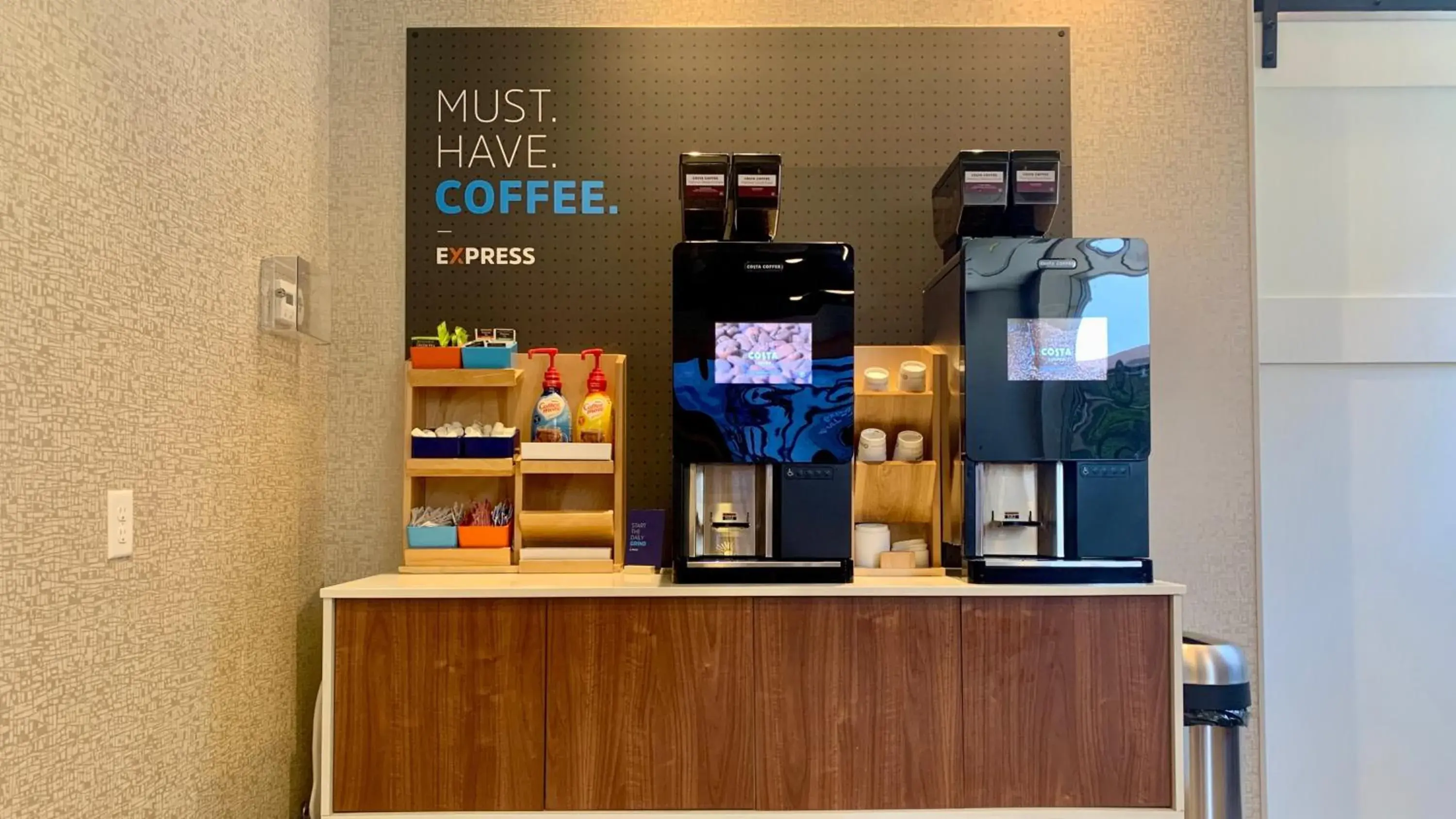 Breakfast in Holiday Inn Express Hotel & Suites Minneapolis-Downtown Convention Center by IHG Breakfast in Holiday Inn Express Hotel & Suites Minneapolis-Downtown Convention Center by IHG