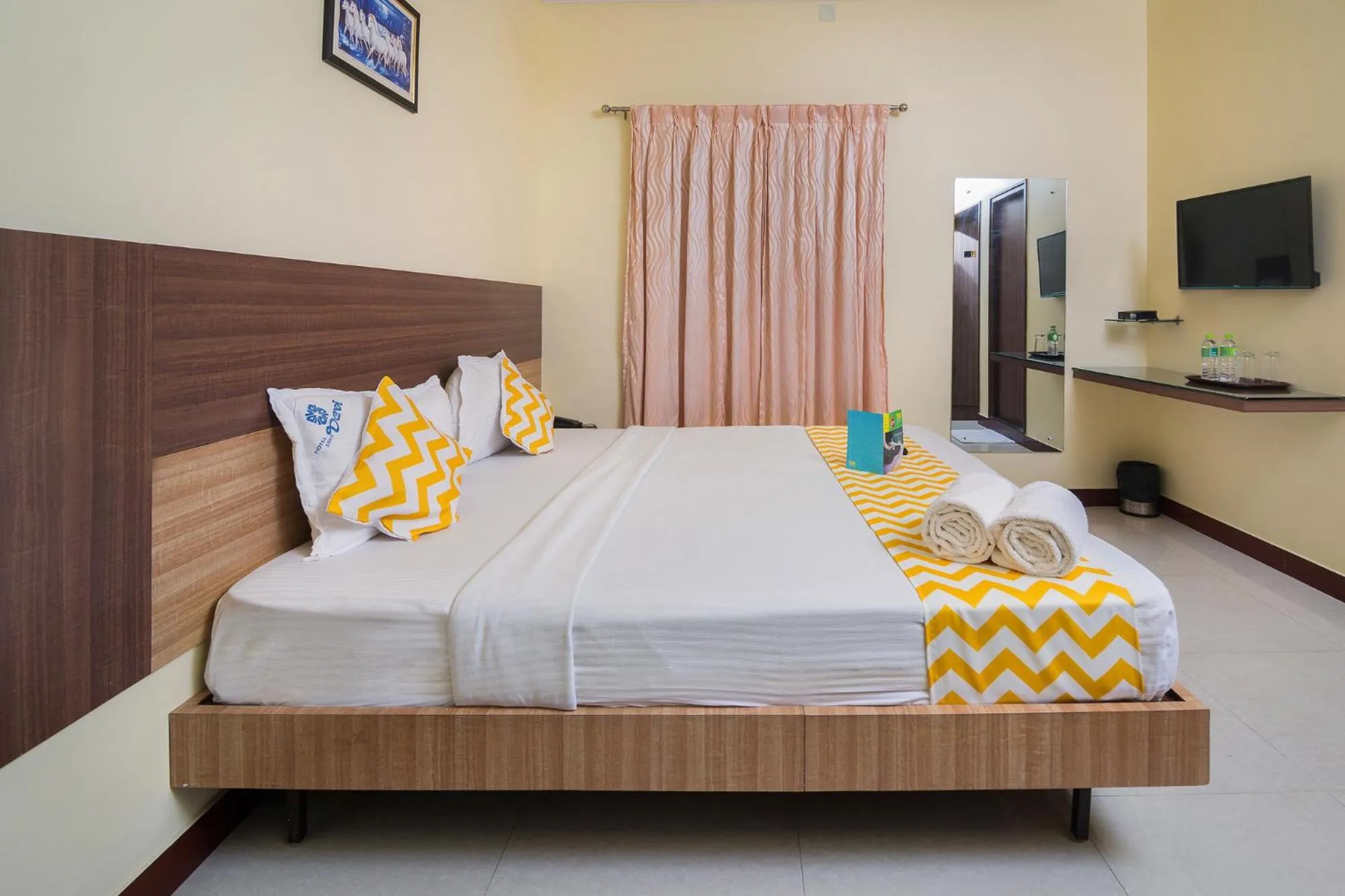 Photo of the whole room, Bed in Hotel Sree Devi Madurai