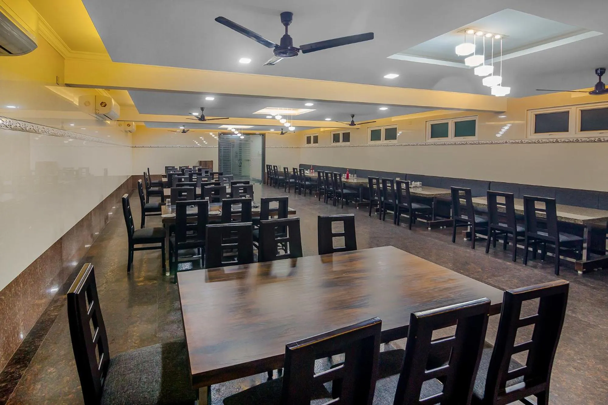 Restaurant/places to eat in Hotel Sree Devi Madurai