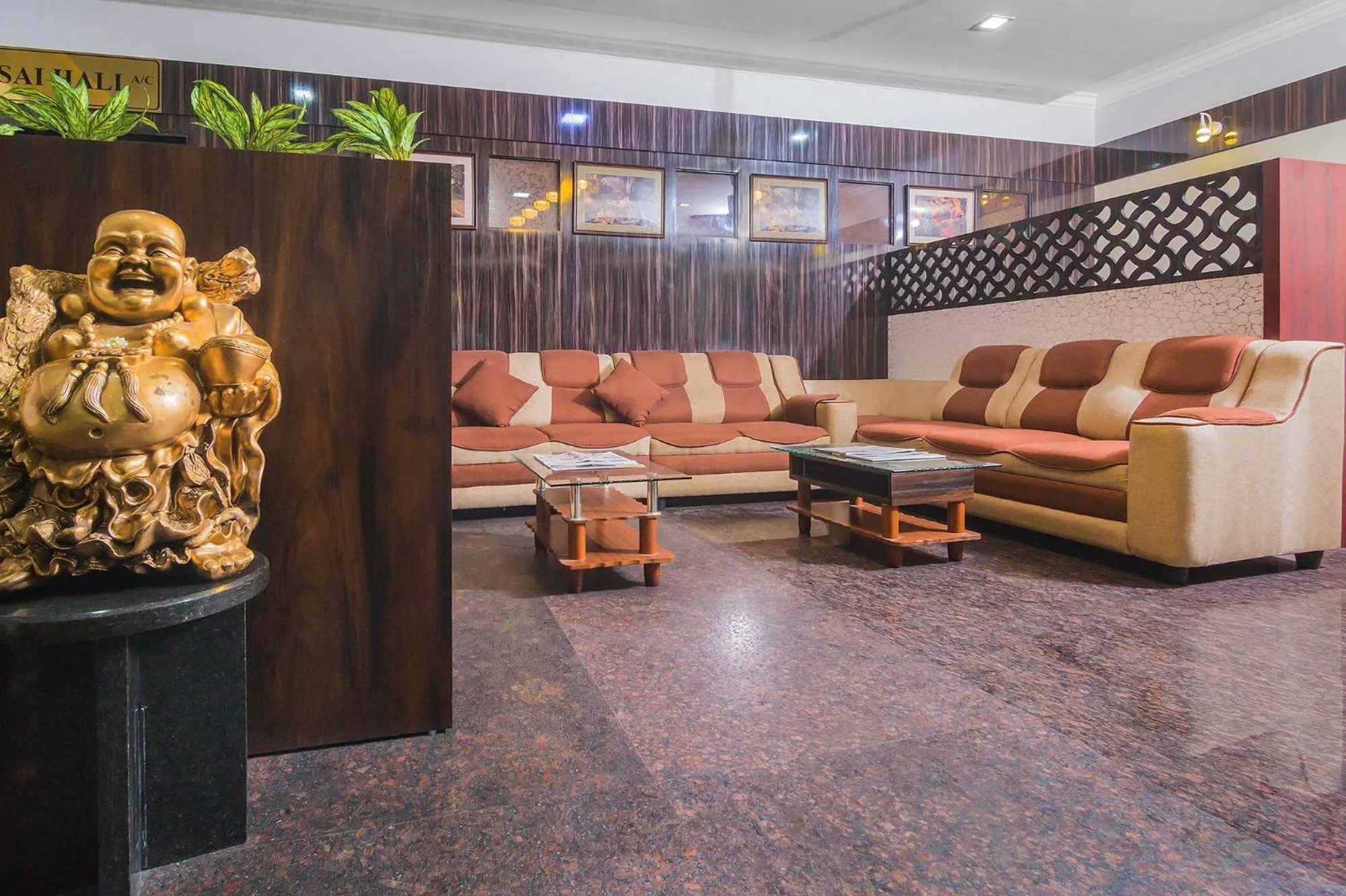 Seating area, Lobby/Reception in Hotel Sree Devi Madurai