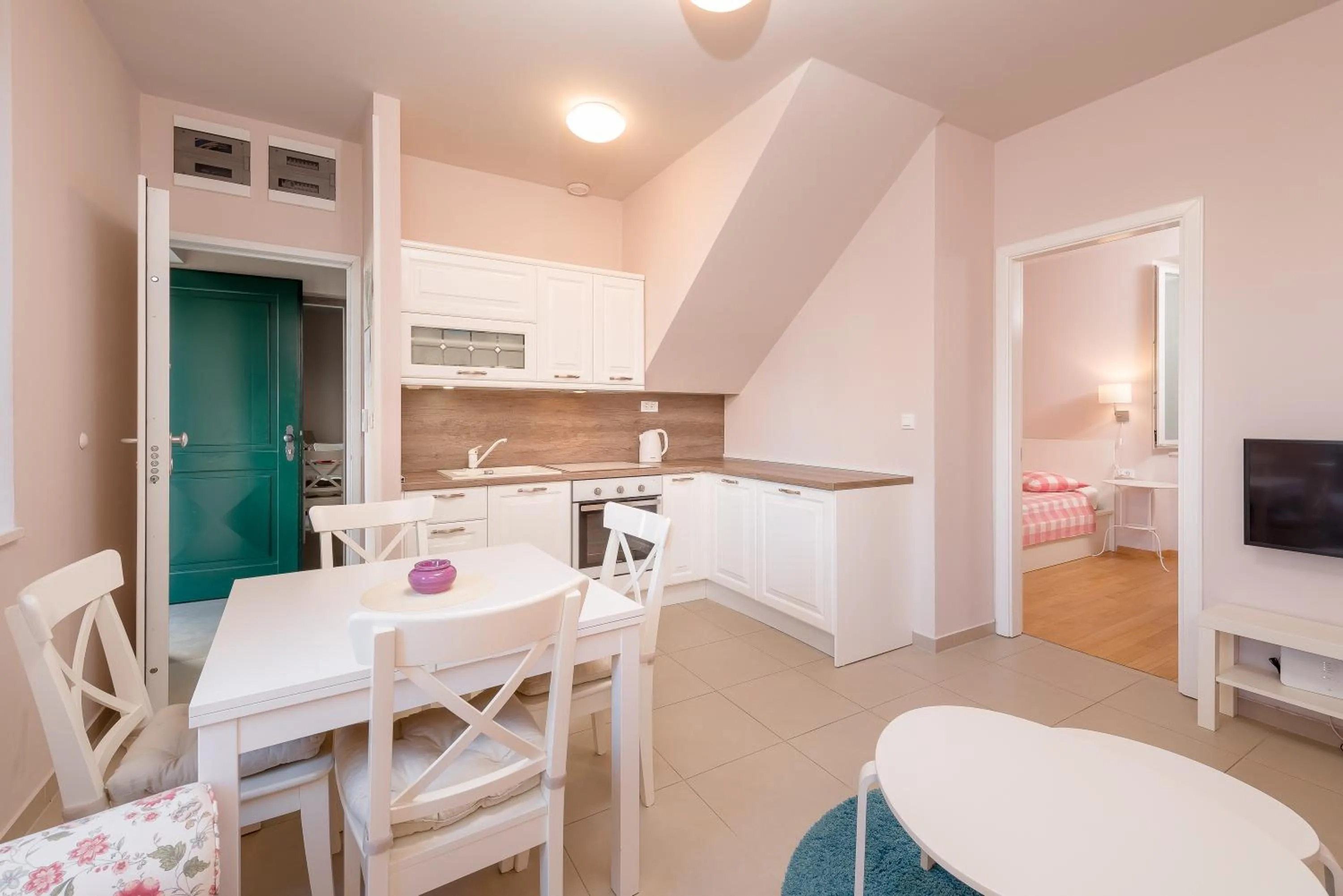 TV and multimedia in Vila Ora