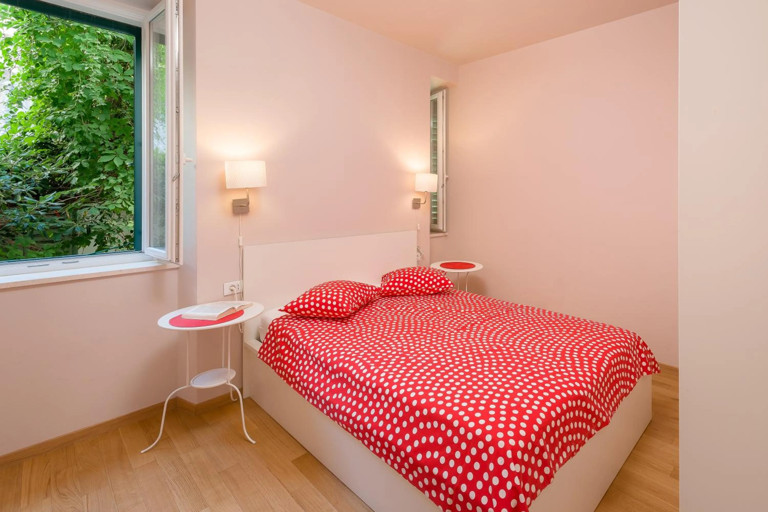 Decorative detail in Vila Ora