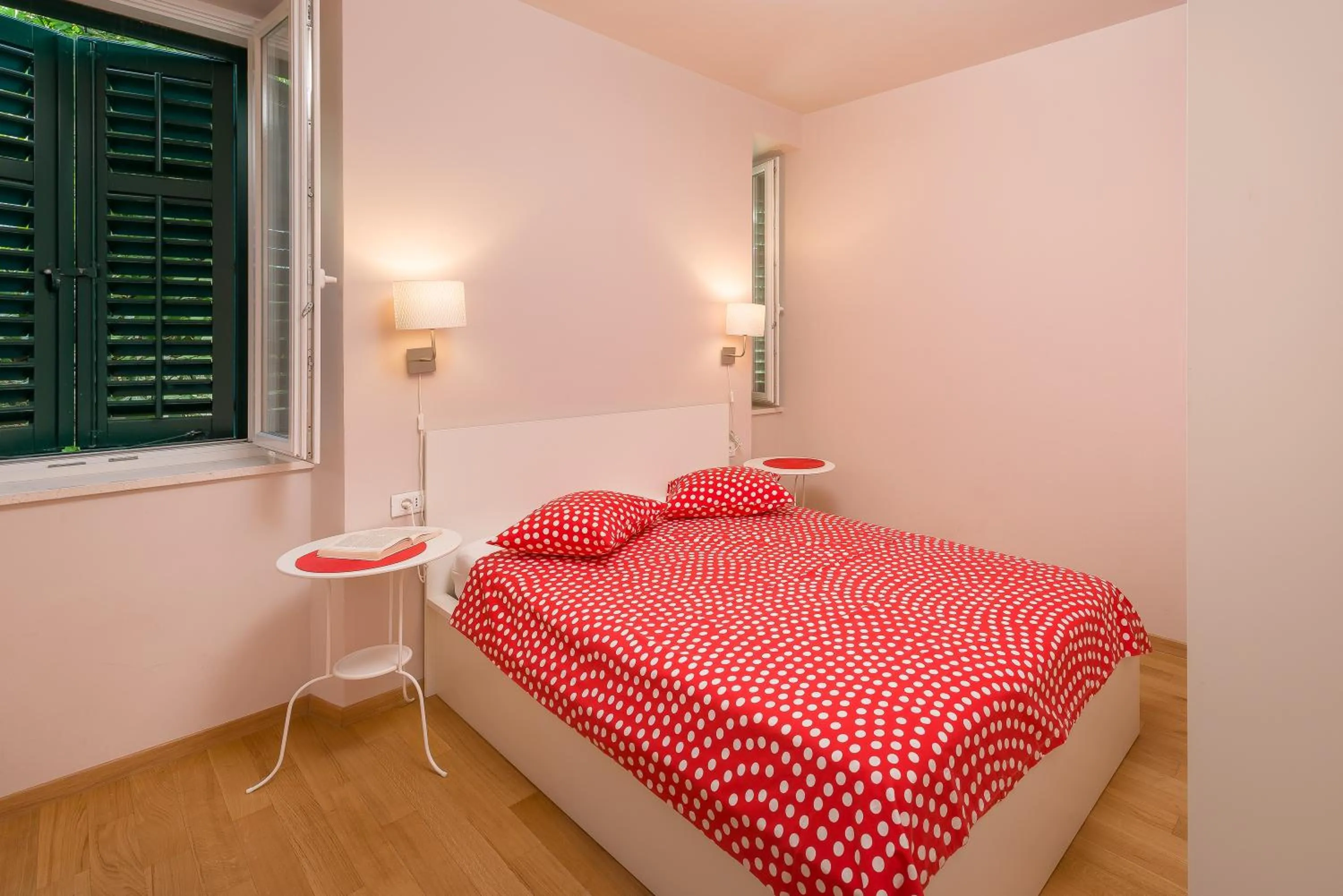 Decorative detail in Vila Ora