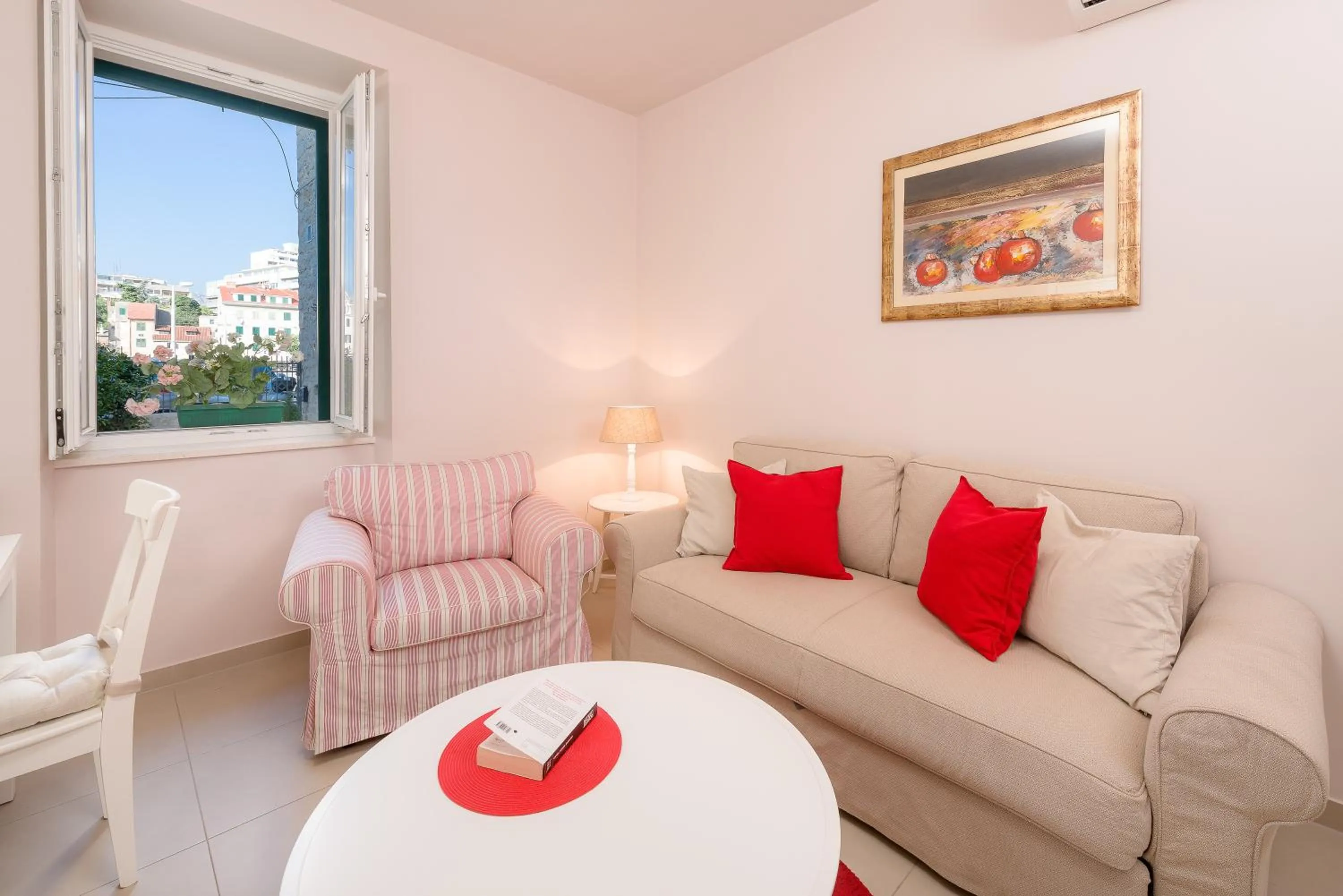 Decorative detail in Vila Ora