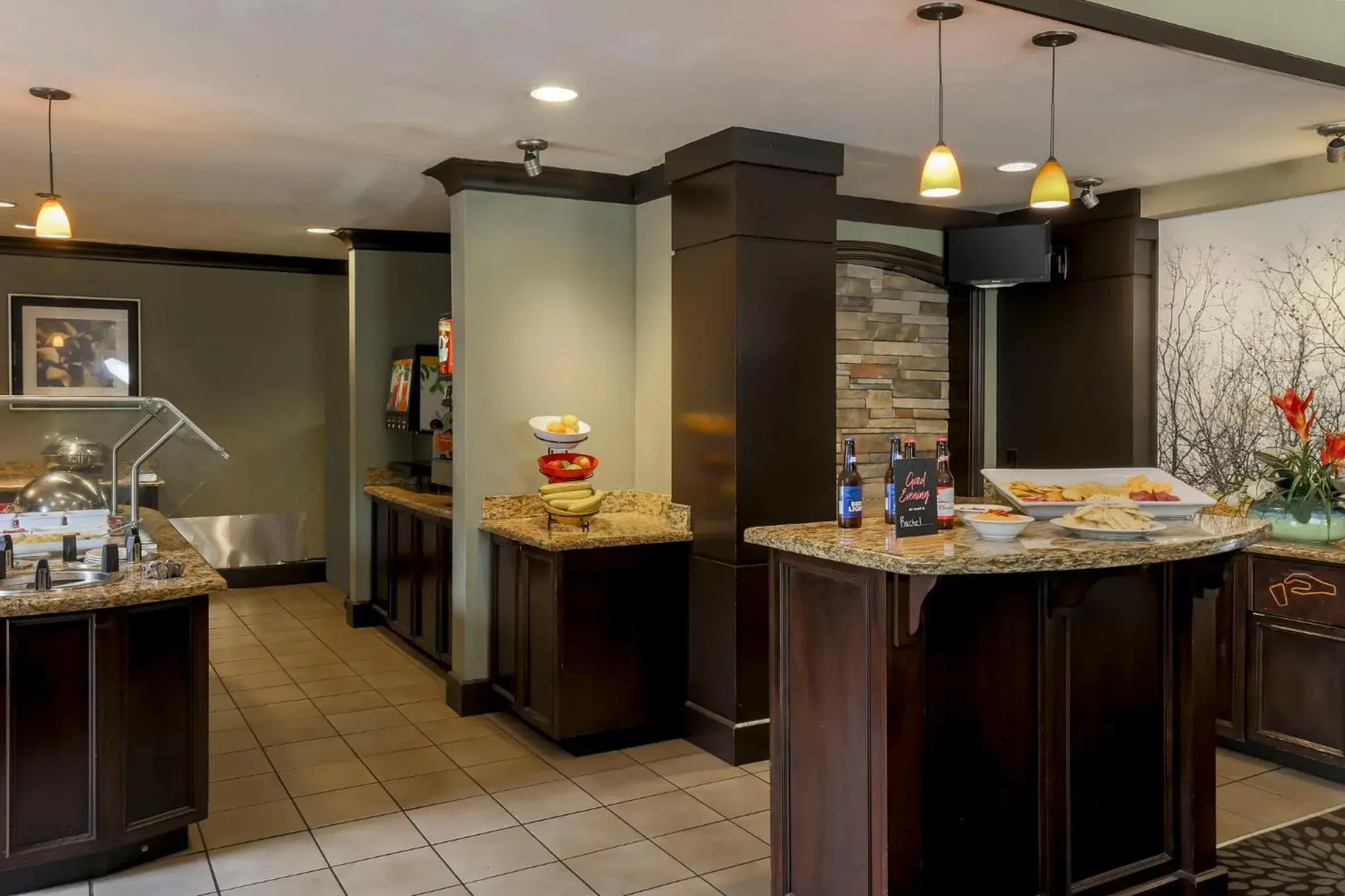 Restaurant/places to eat in Staybridge Suites Columbus-Dublin by IHG Restaurant/places to eat in Staybridge Suites Columbus-Dublin by IHG