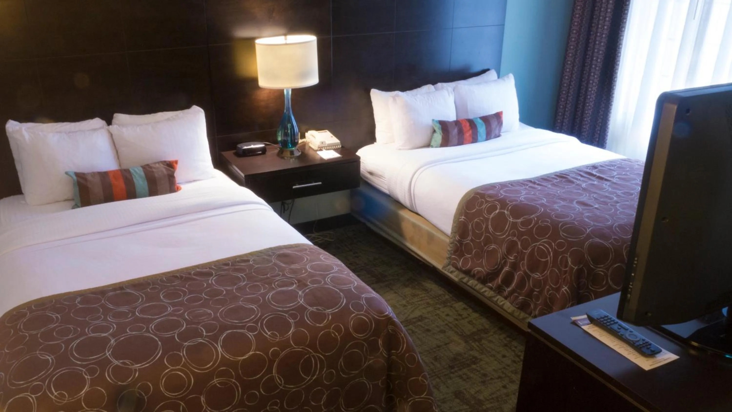 Photo of the whole room, Bed in Staybridge Suites Columbus-Dublin by IHG