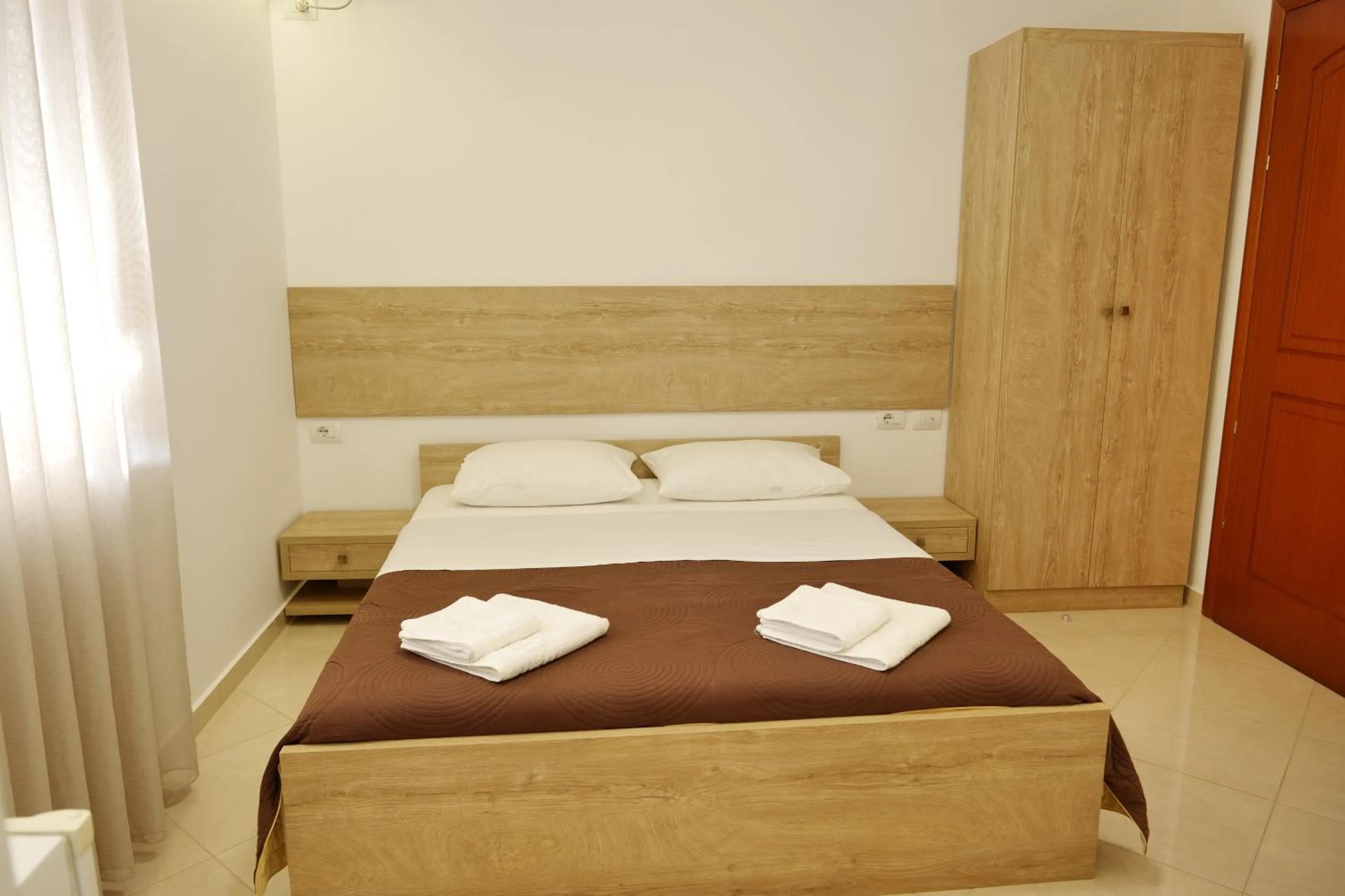 Bedroom, Bed in Hotel Mano