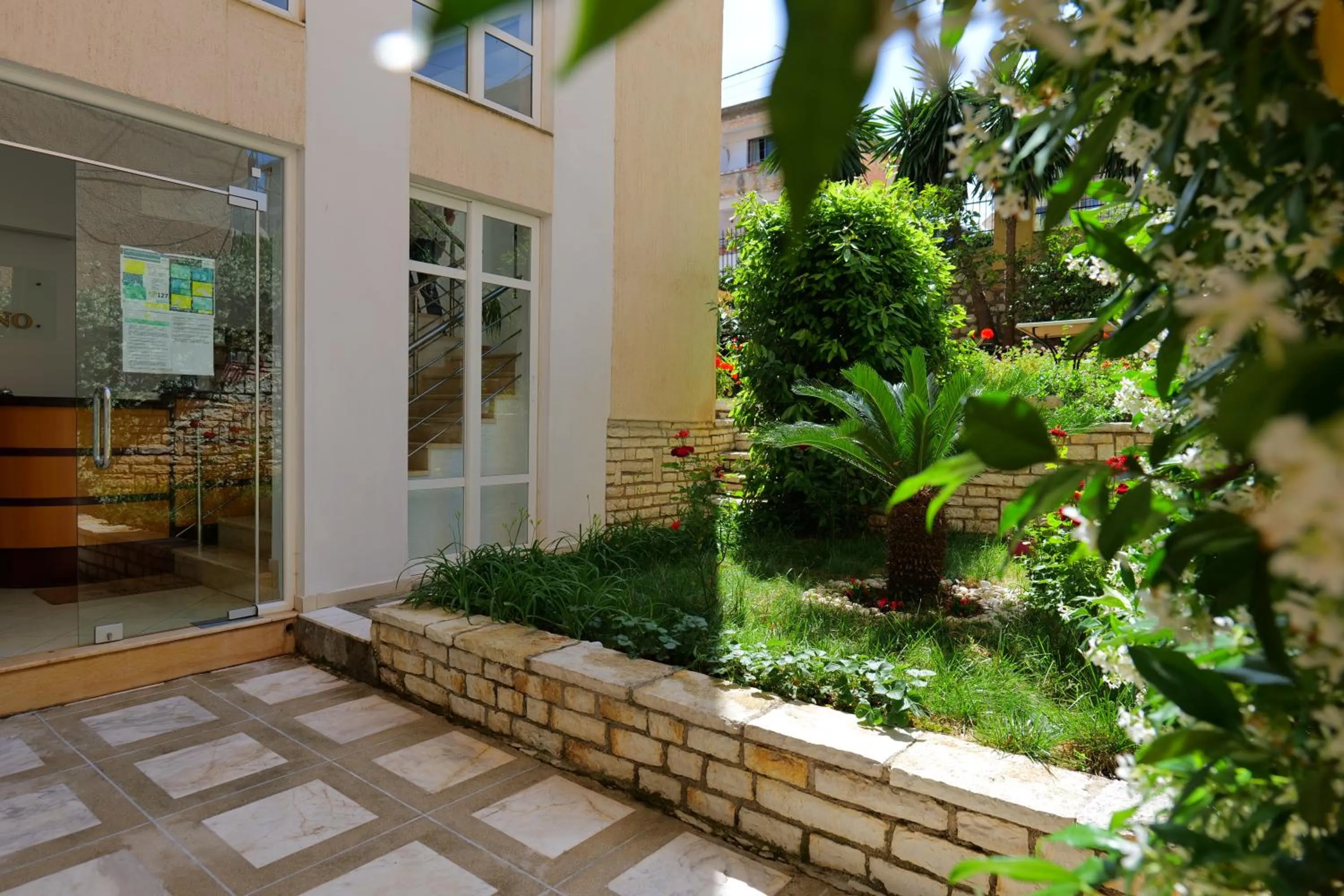 Garden in Hotel Mano