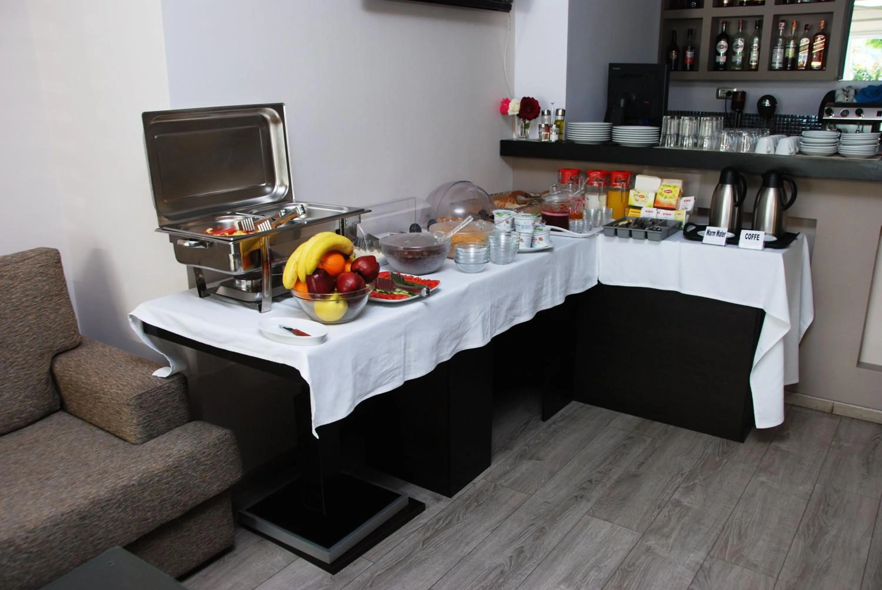 Breakfast in Hotel Mano